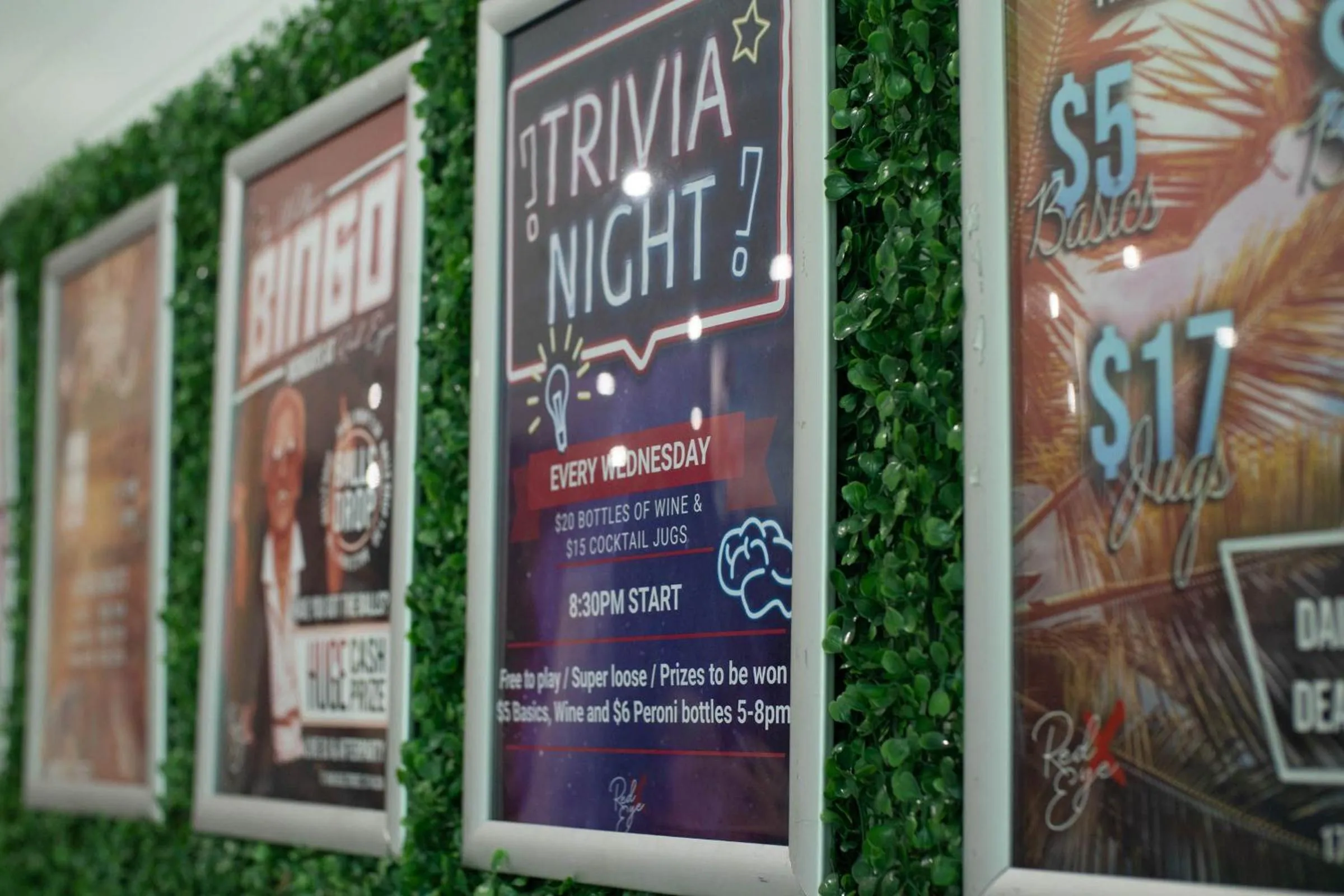 Evening entertainment in Nomads St Kilda