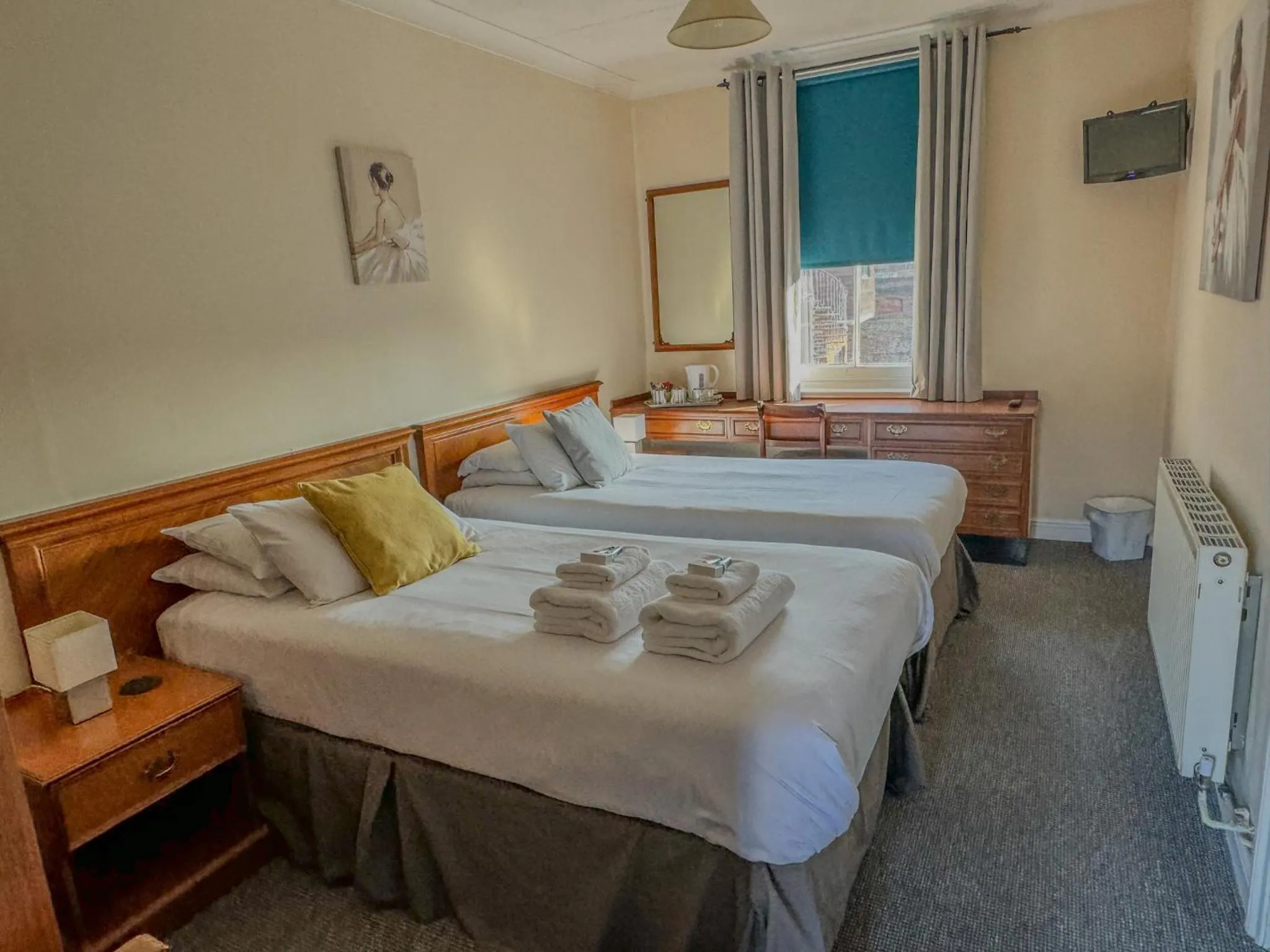 Bed in The White Horse Hotel