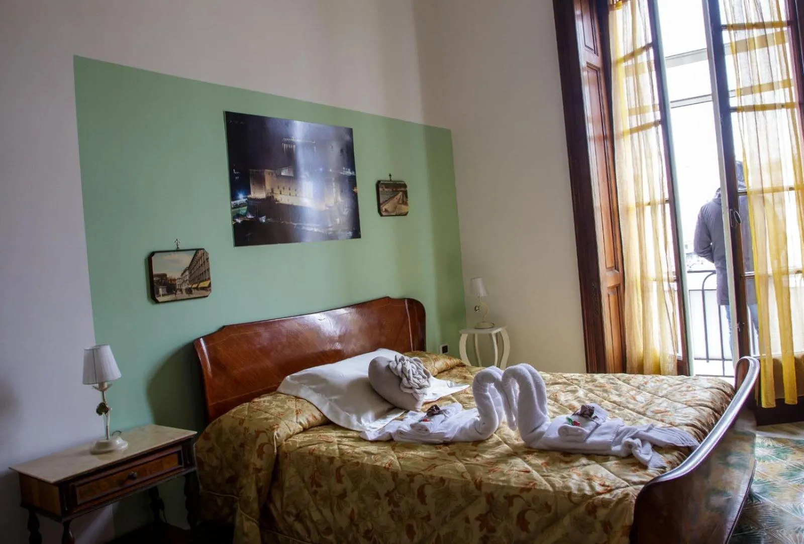 Bed in Parthenope's home