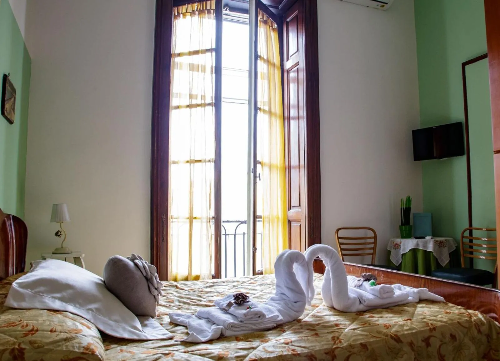 Bed in Parthenope's home