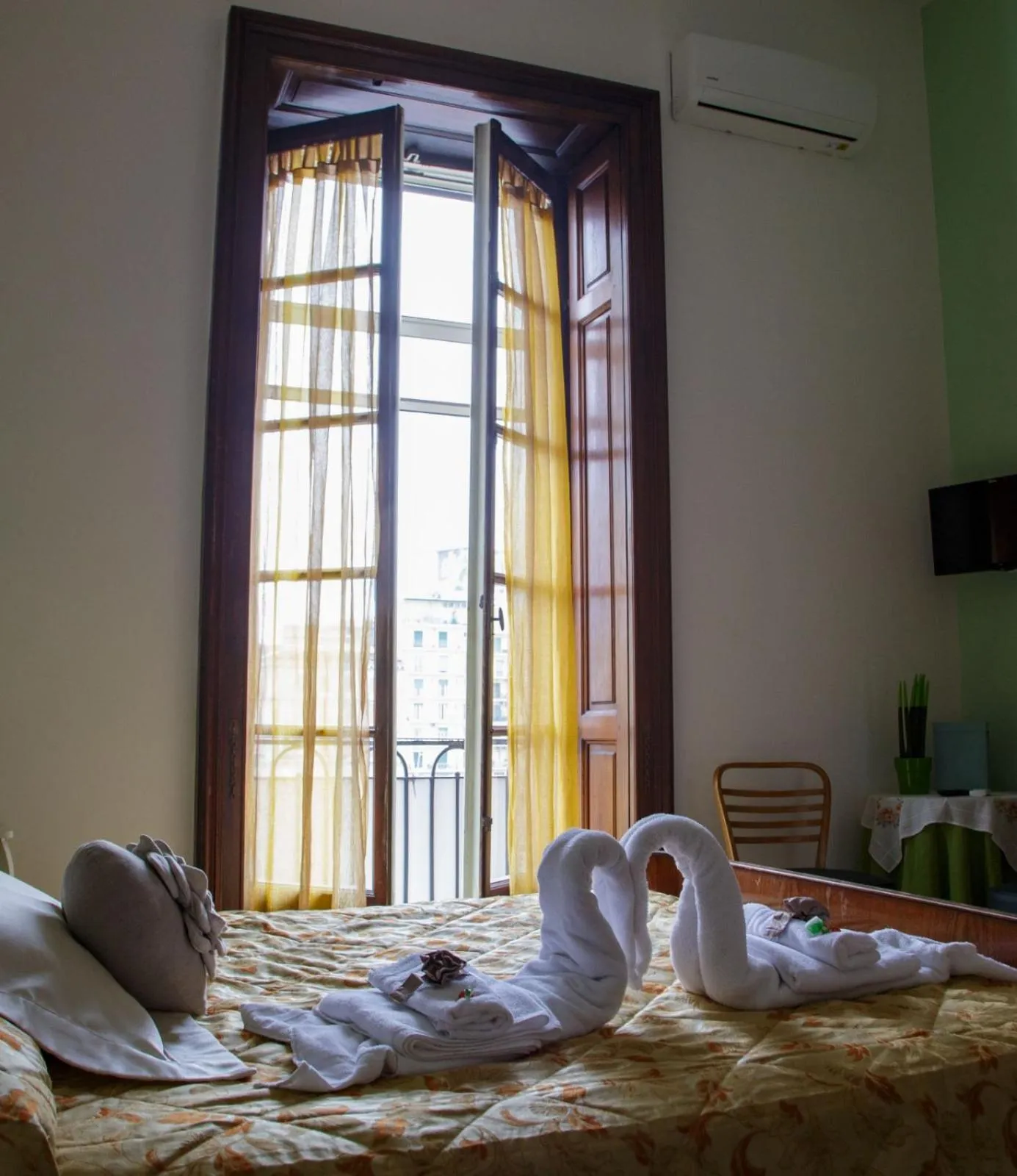 Bed in Parthenope's home