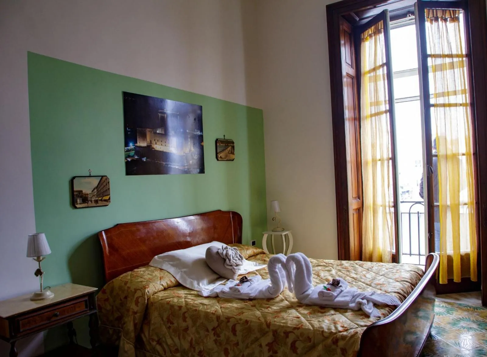 Bed in Parthenope's home
