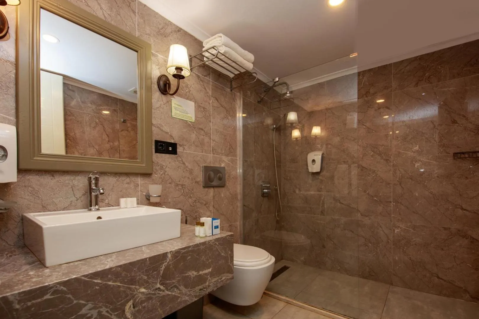 Shower in Hotel Meri All inclusive