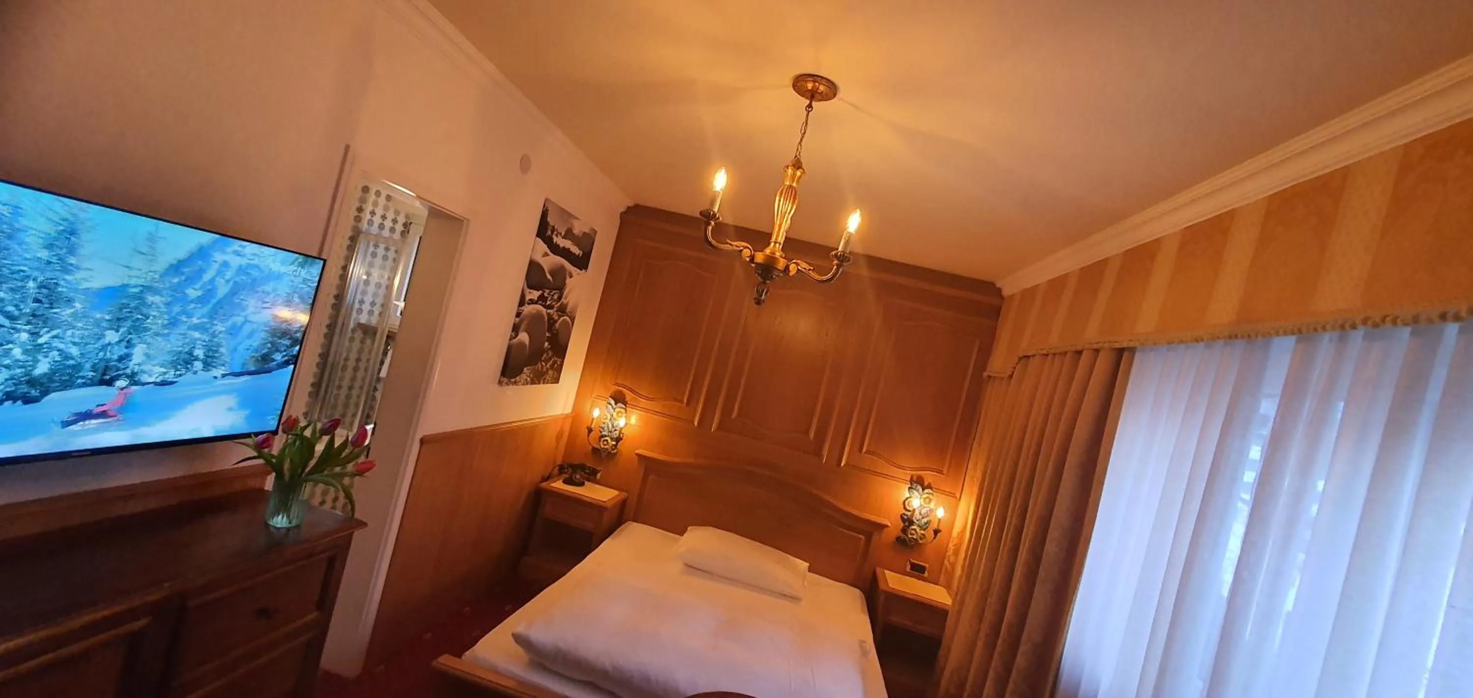 Bed in Villa Martha Vintage Hotel-B&B