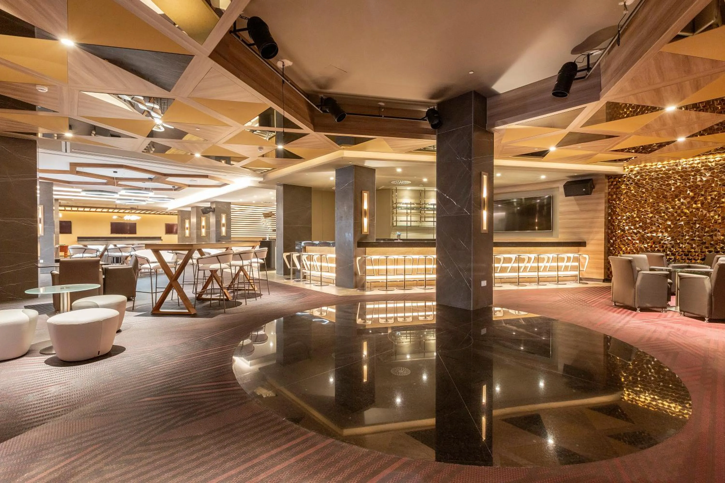 Lounge or bar in Hipotels Barrosa Park