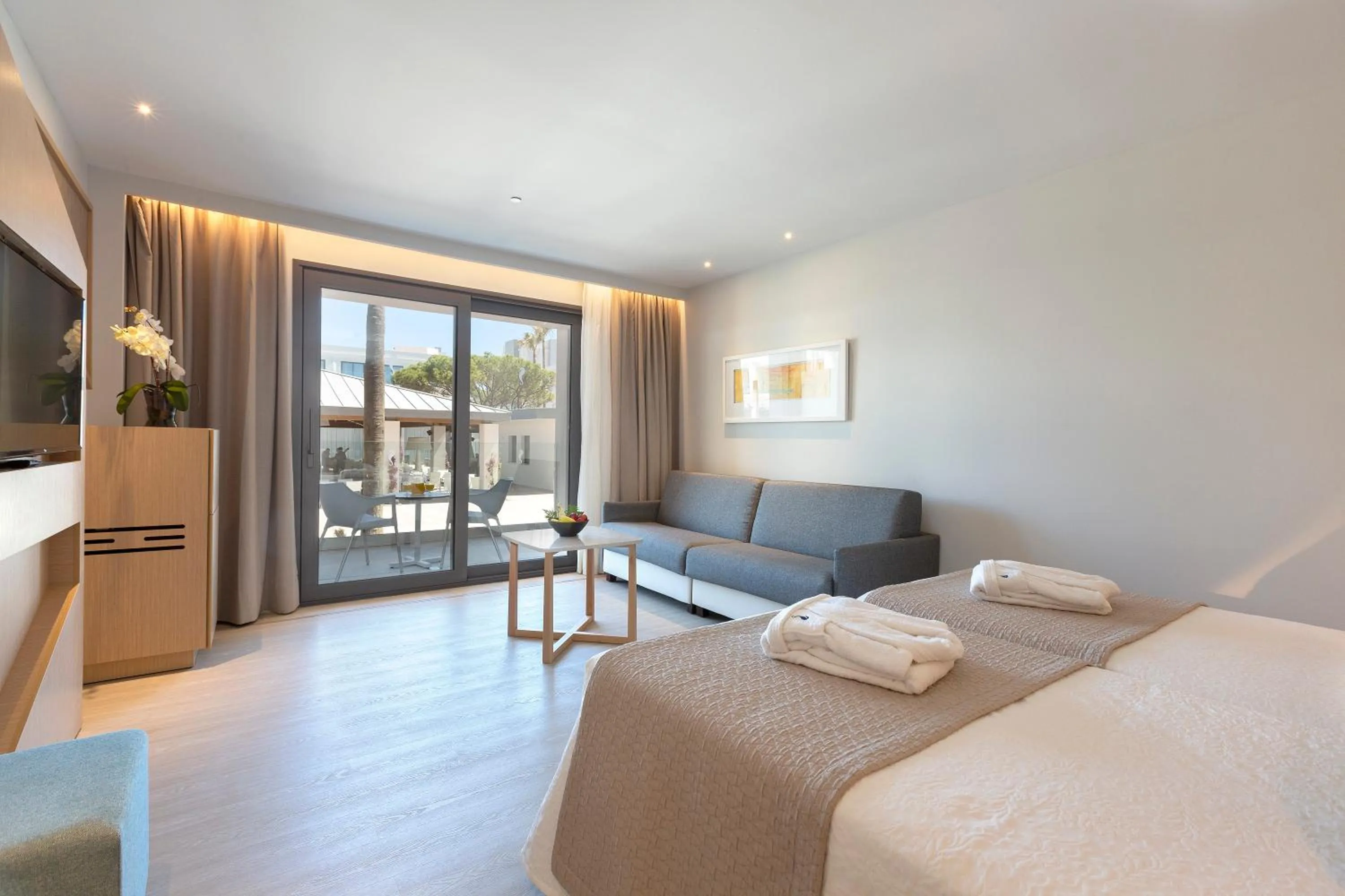 Bed in Hipotels Barrosa Park