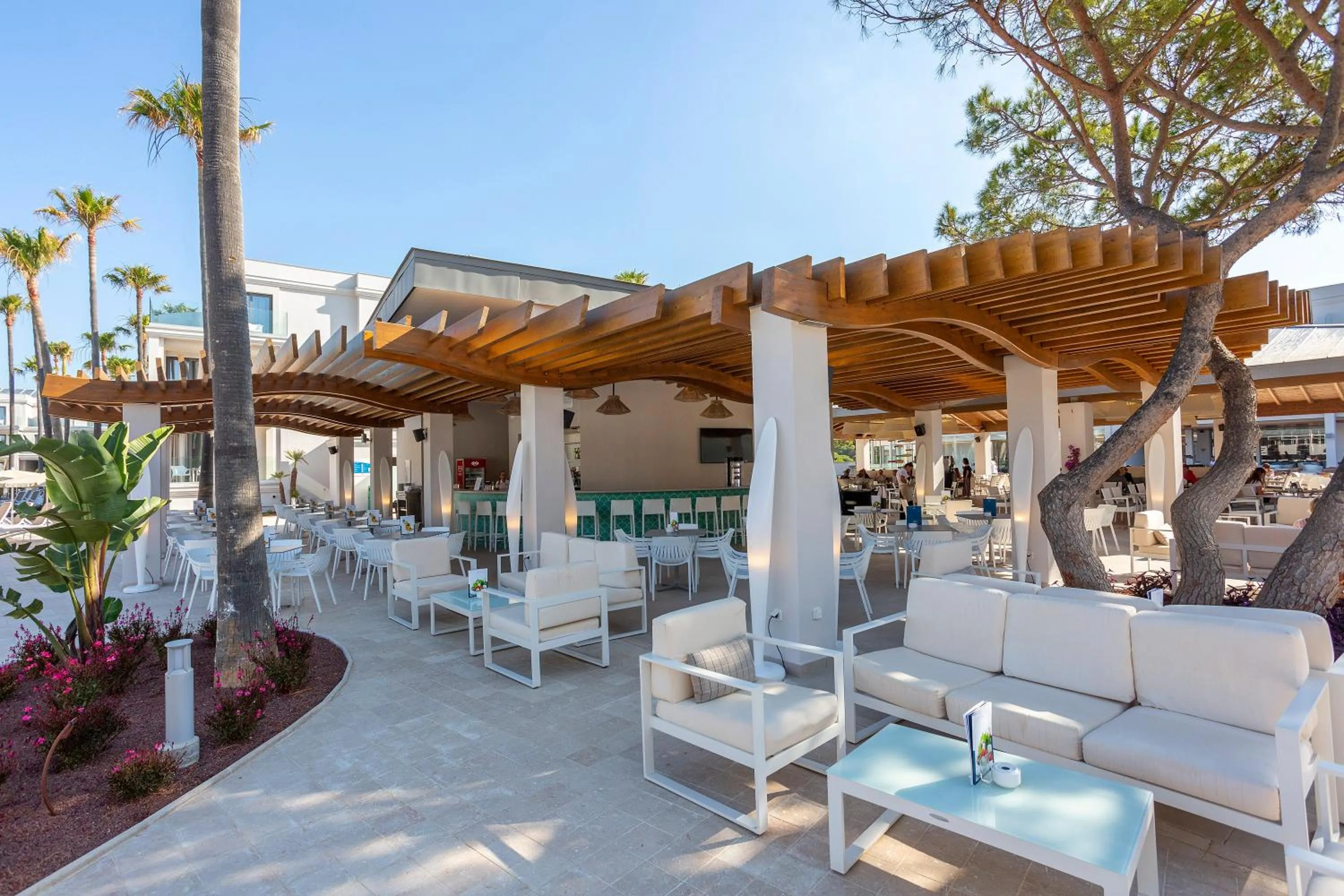 Off site in Hipotels Barrosa Park