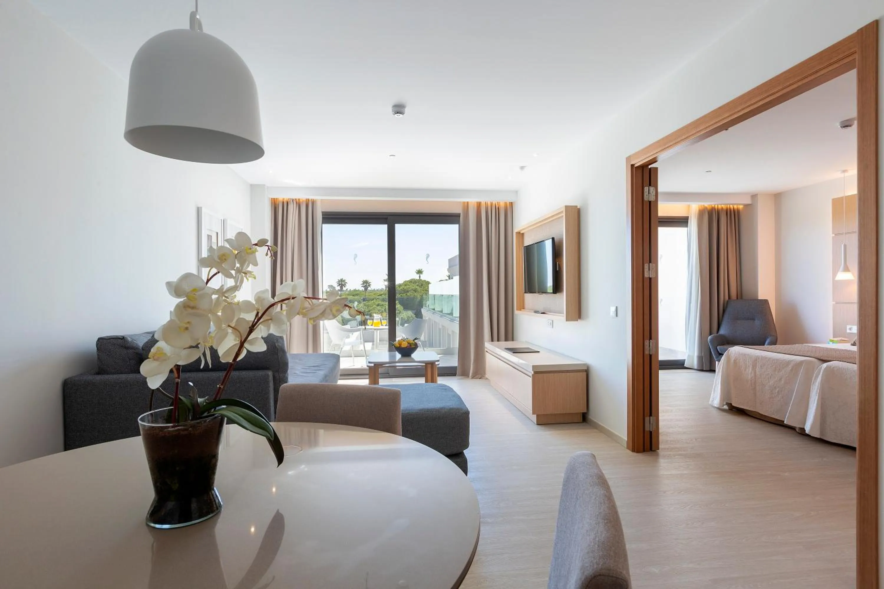 TV and multimedia, Bed in Hipotels Barrosa Park