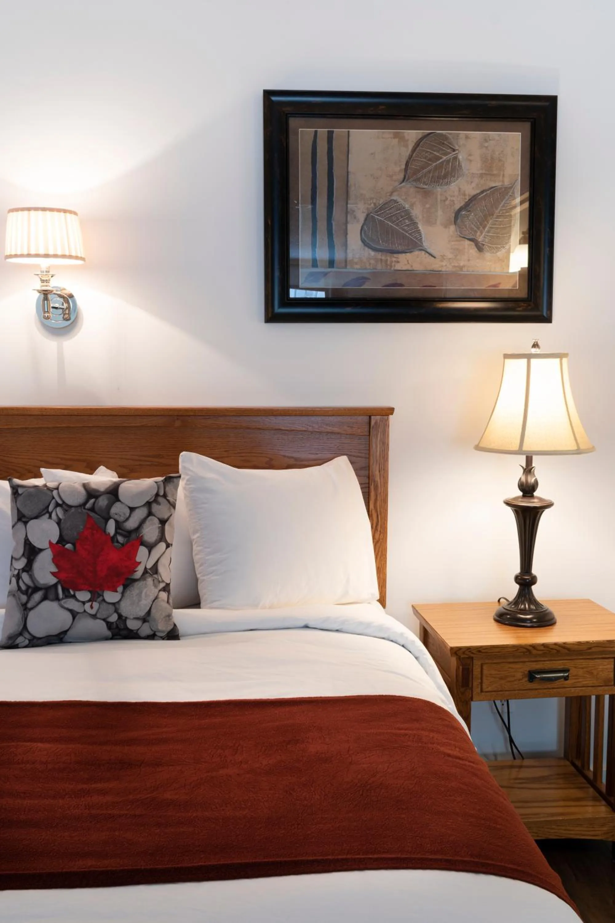 Bed in Schott's Lake Conference & Resort