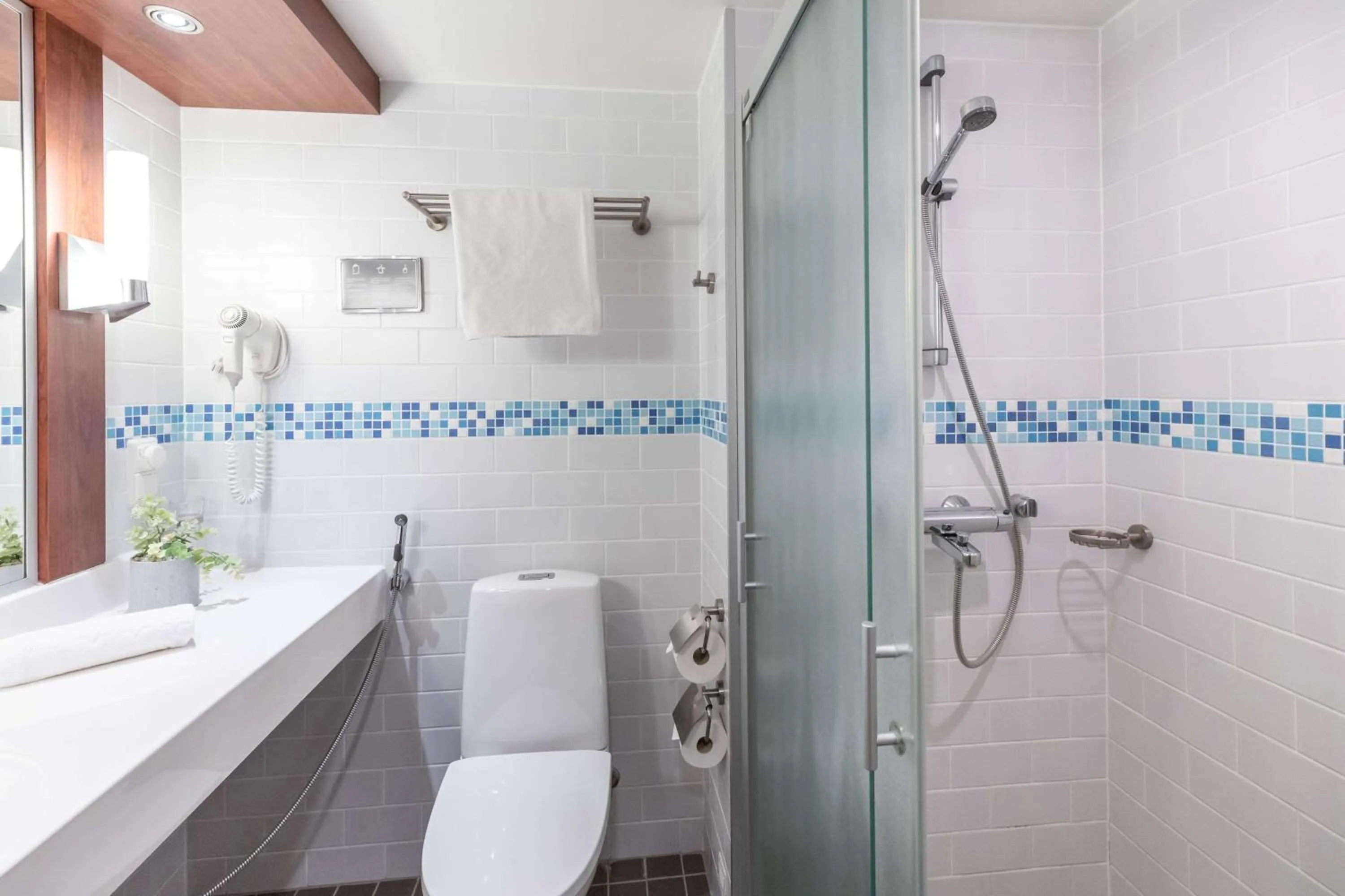 Bathroom in Scandic Tampere Koskipuisto