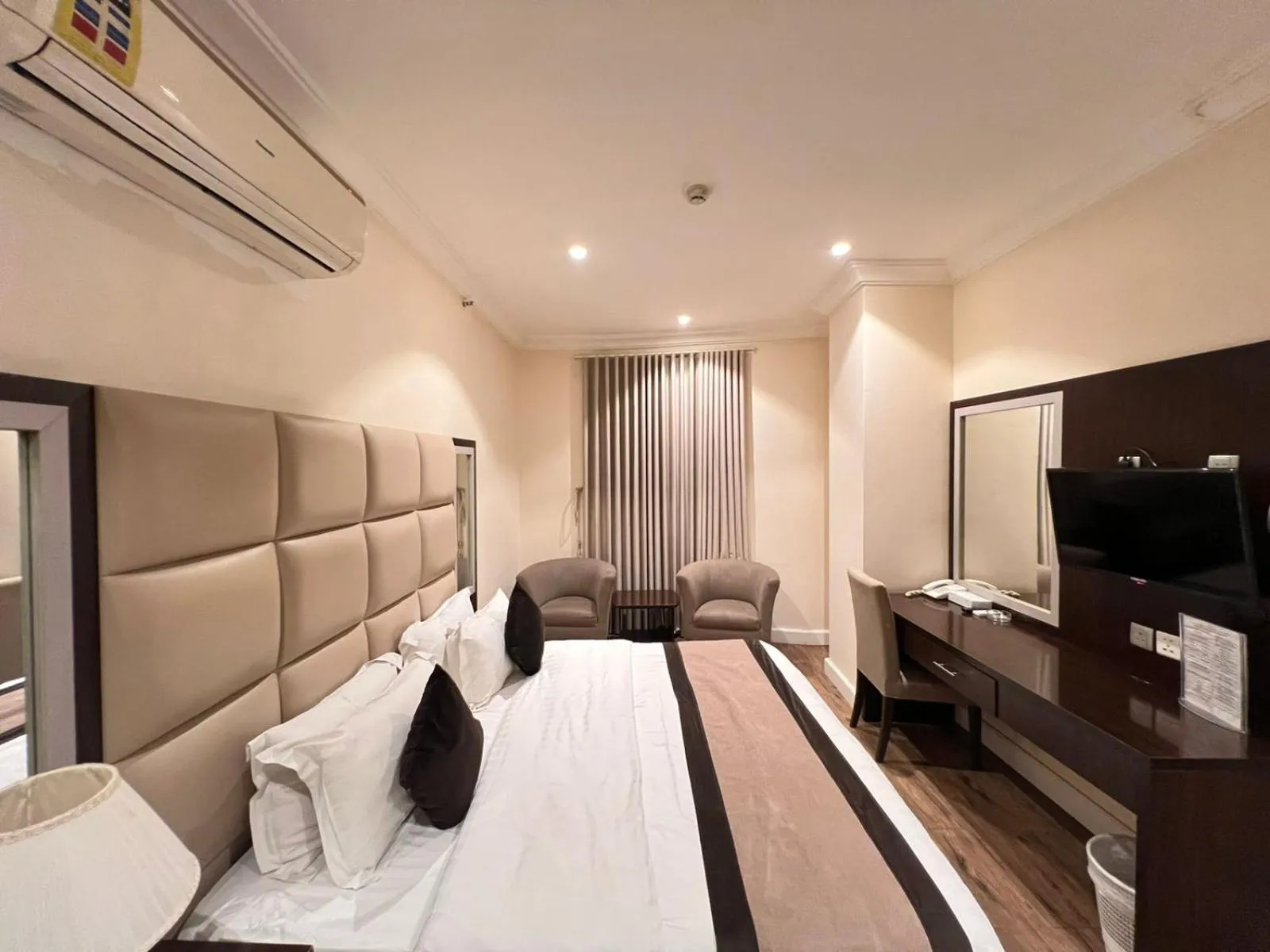 Photo of the whole room, Bed in Alshaheen Suites