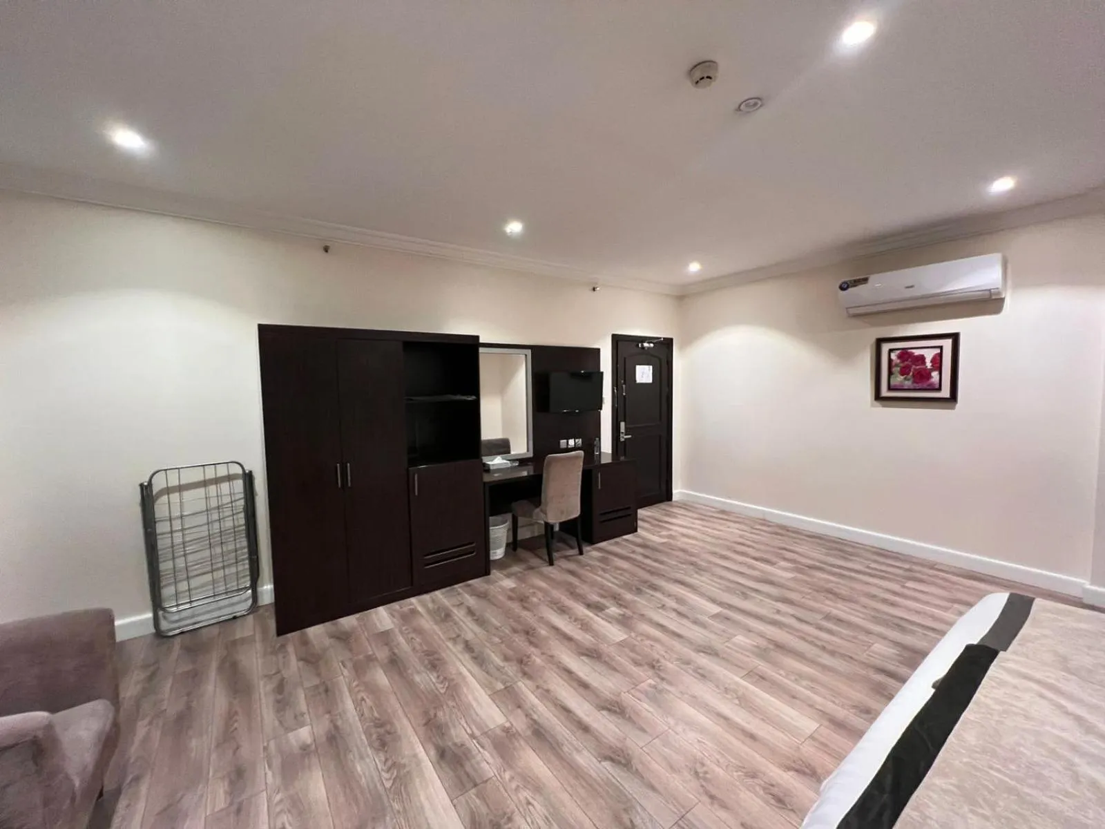 Bedroom in Alshaheen Suites