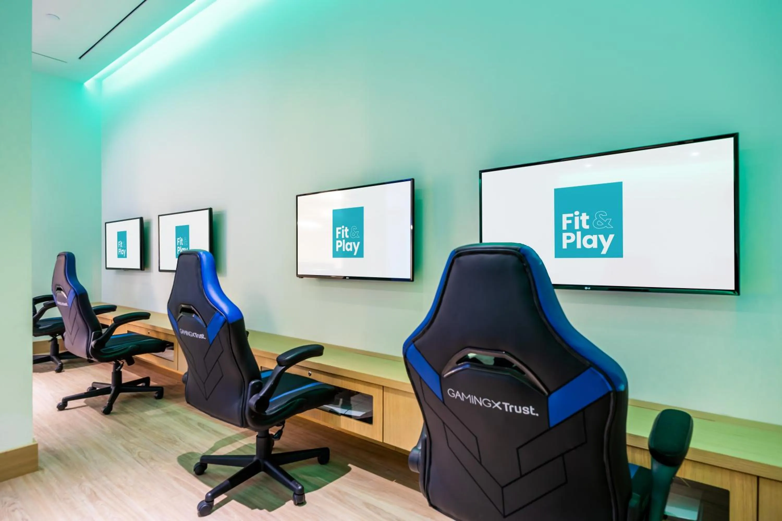 Game Room in Hipotels Barrosa Garden