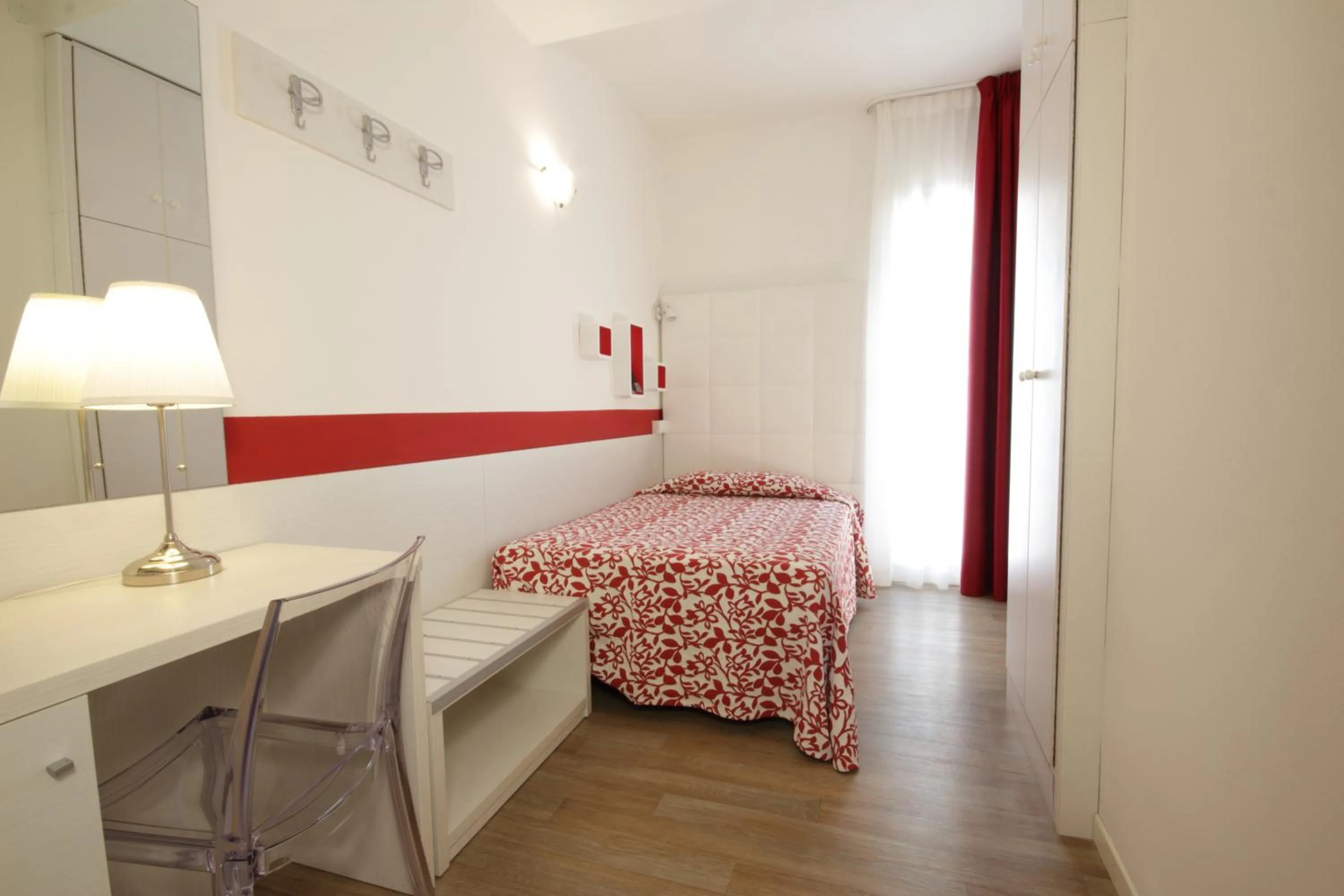 Bedroom, Bed in Hotel Toledo