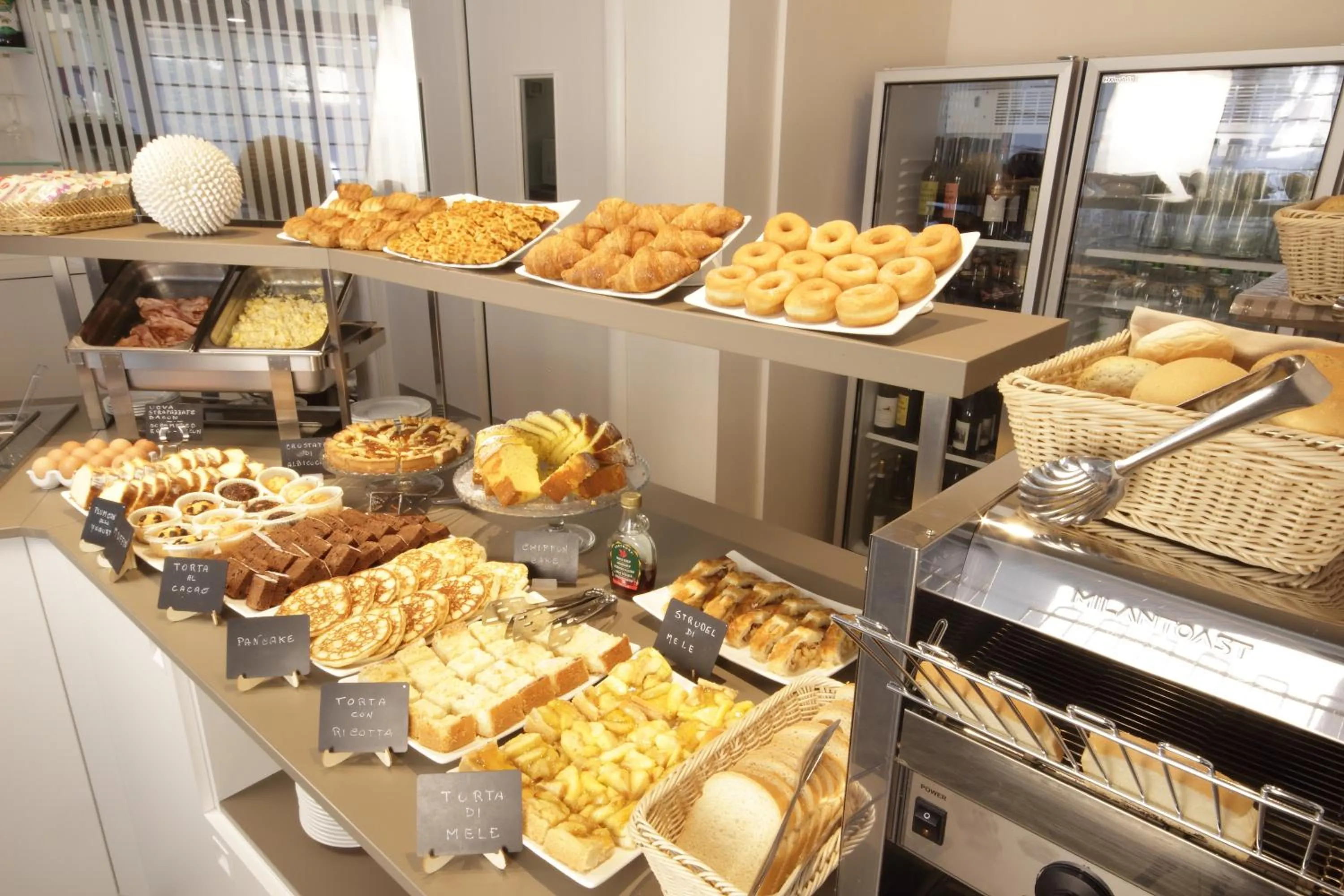 Food and drinks in Hotel Toledo