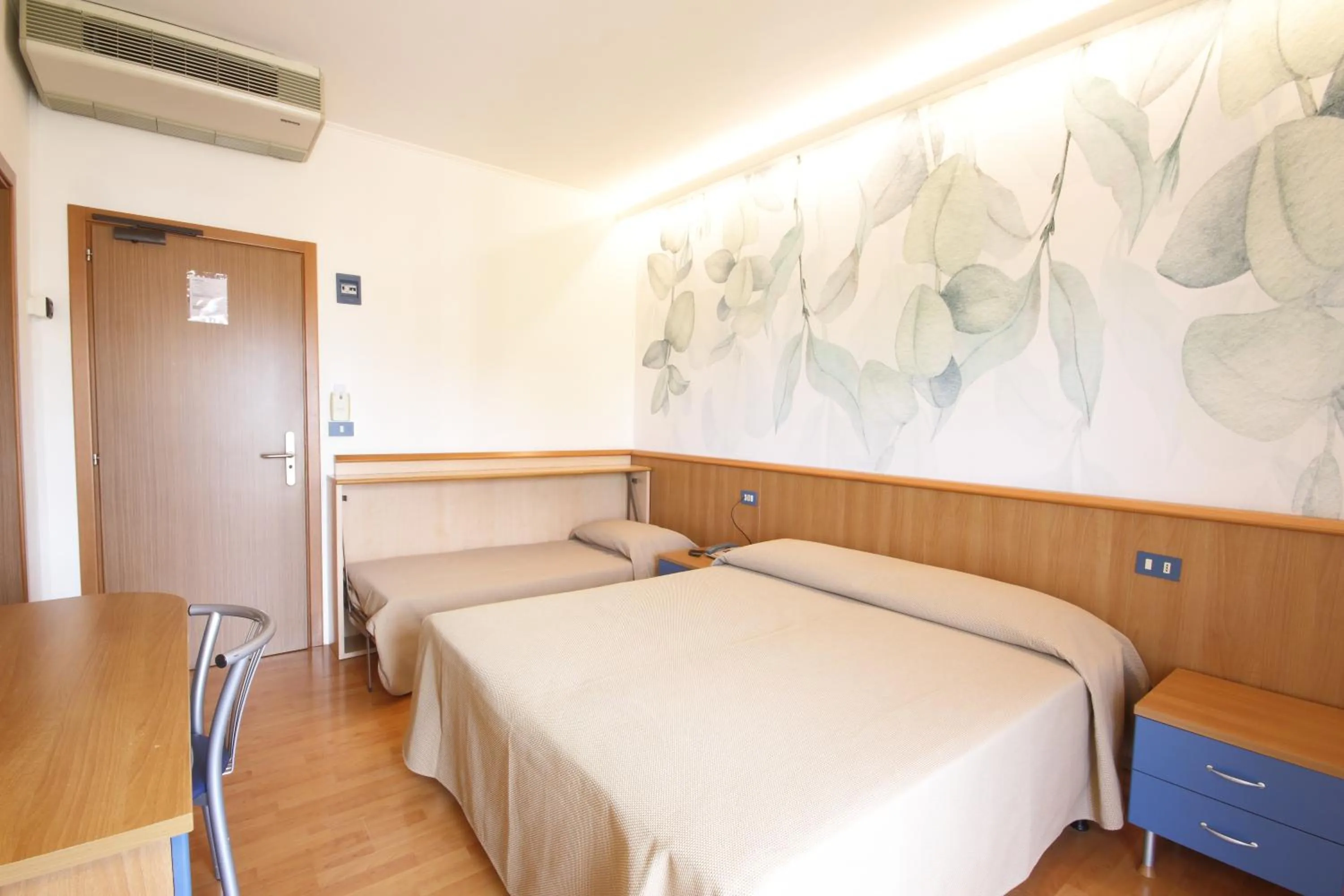 Bedroom, Bed in Hotel Toledo