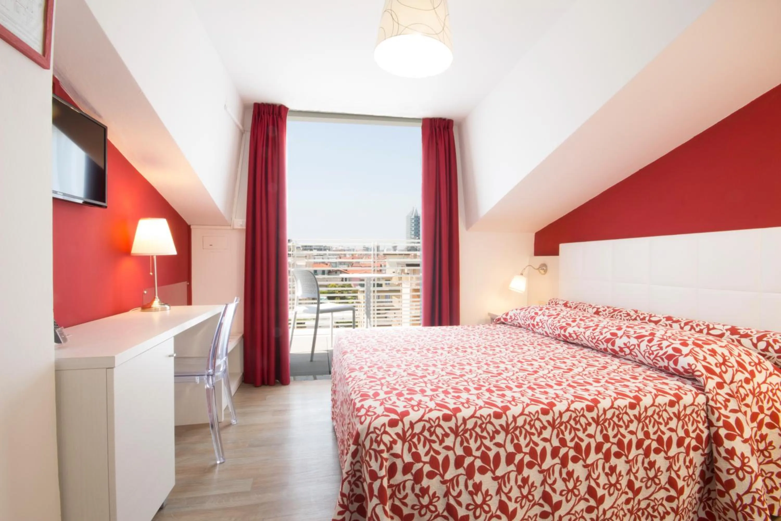 Photo of the whole room, Bed in Hotel Toledo