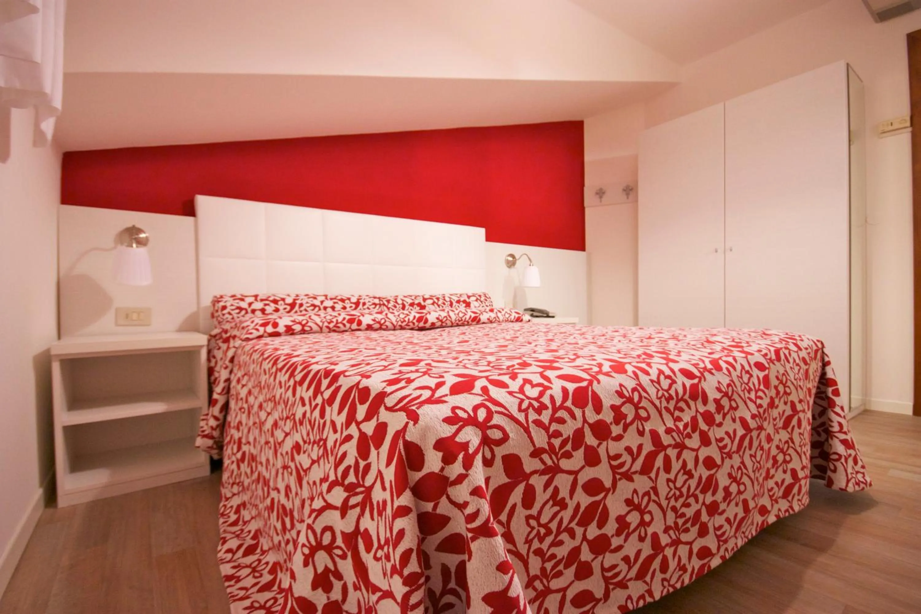 Bedroom, Bed in Hotel Toledo