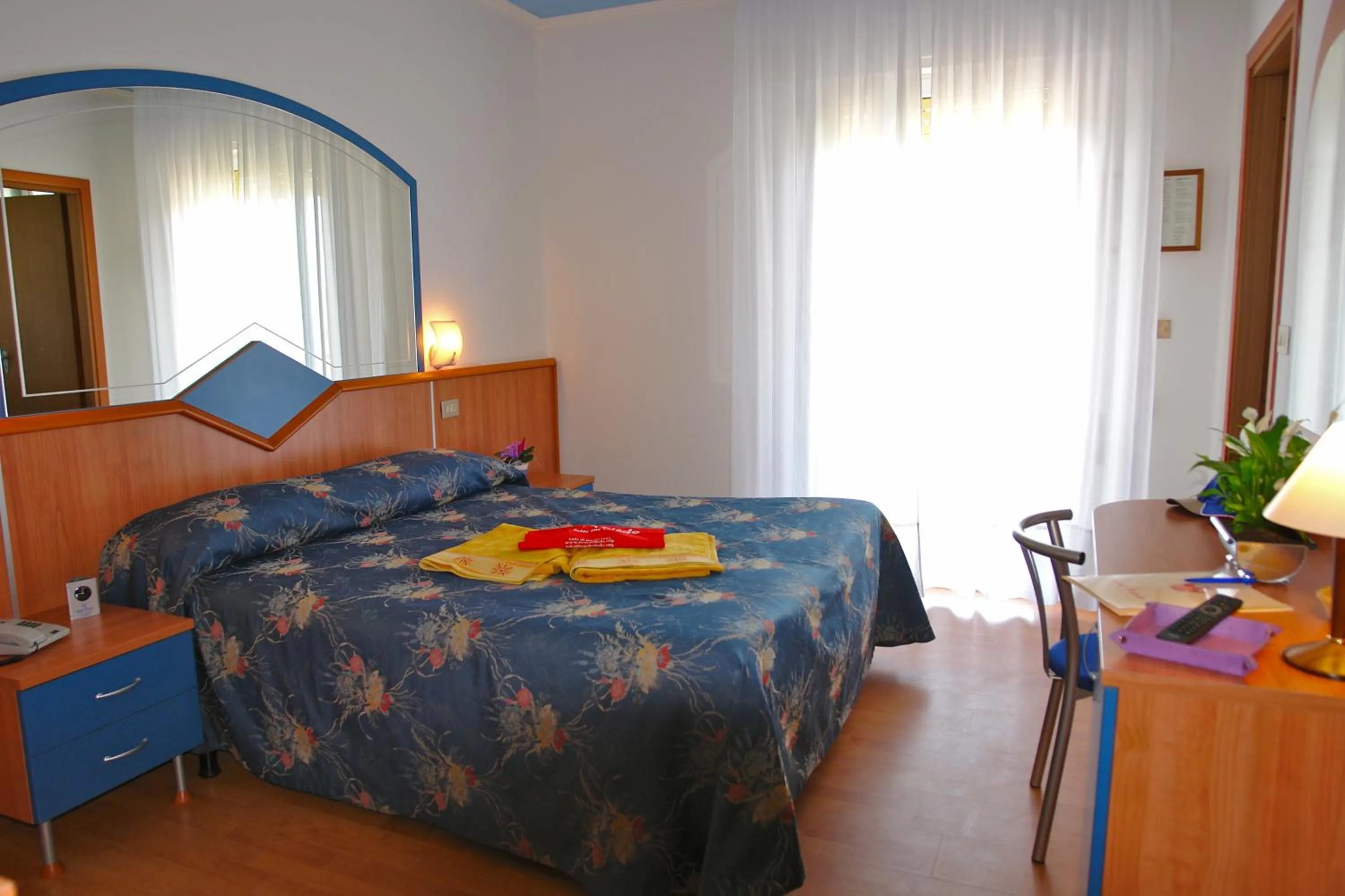 Bedroom, Bed in Hotel Toledo