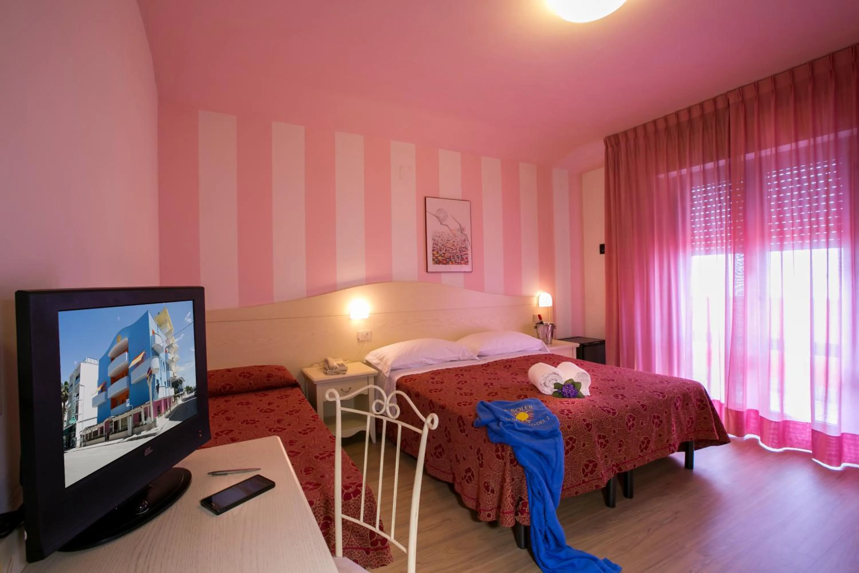 Day, Bed in Hotel Le Soleil