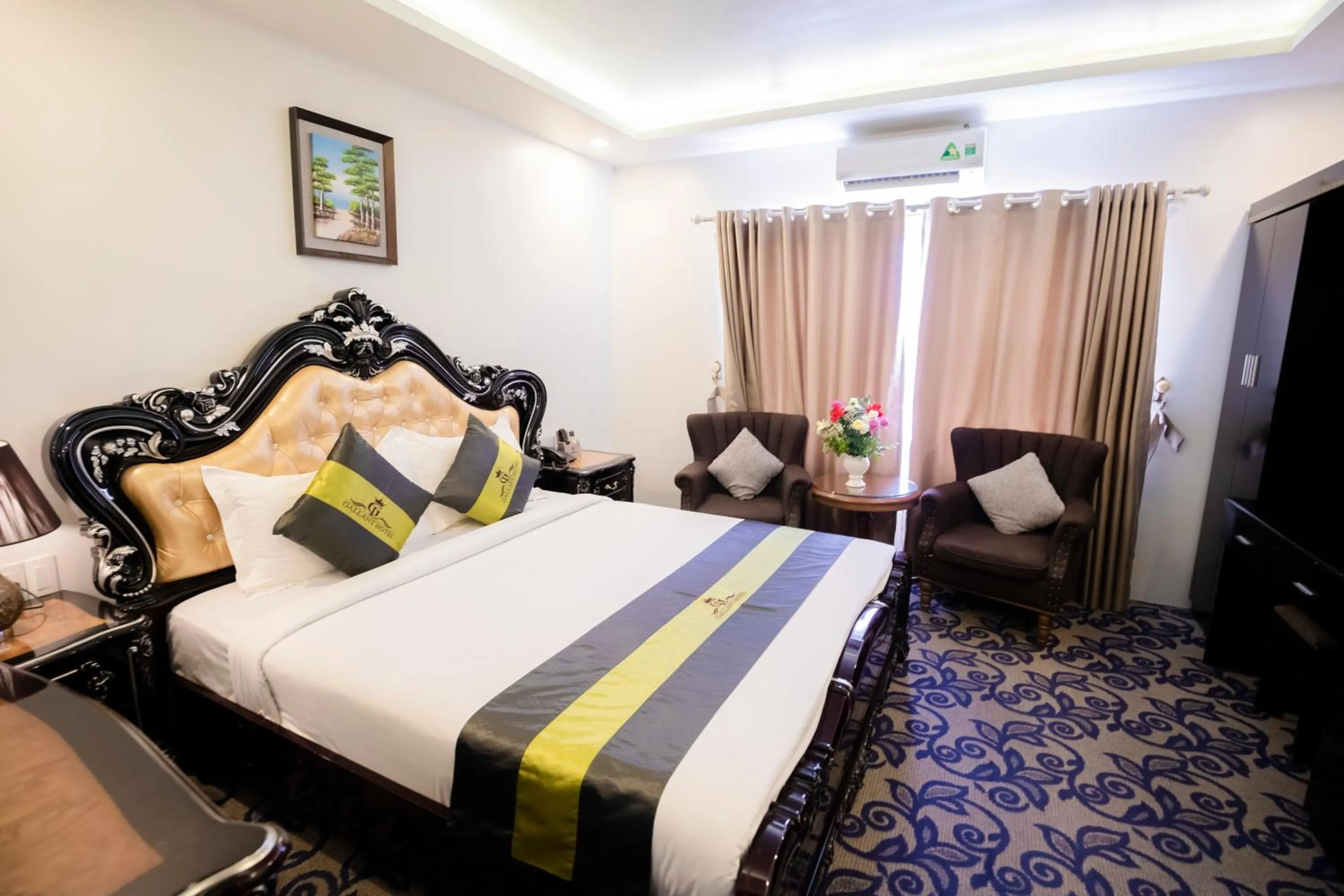 Photo of the whole room, Bed in Gallant Hotel 154 - Near Cat Bi Airport