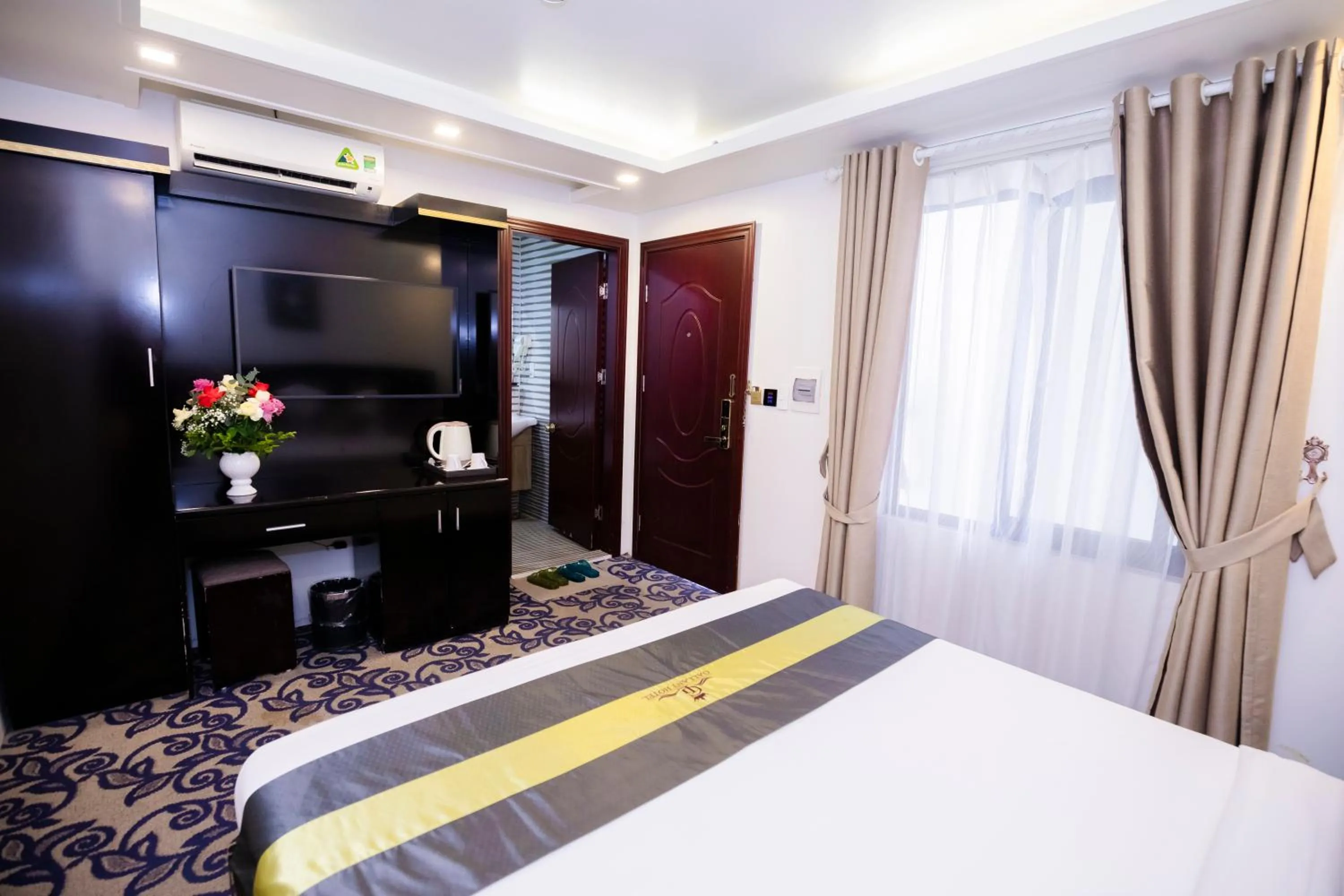 Photo of the whole room, Bed in Gallant Hotel 154 - Near Cat Bi Airport