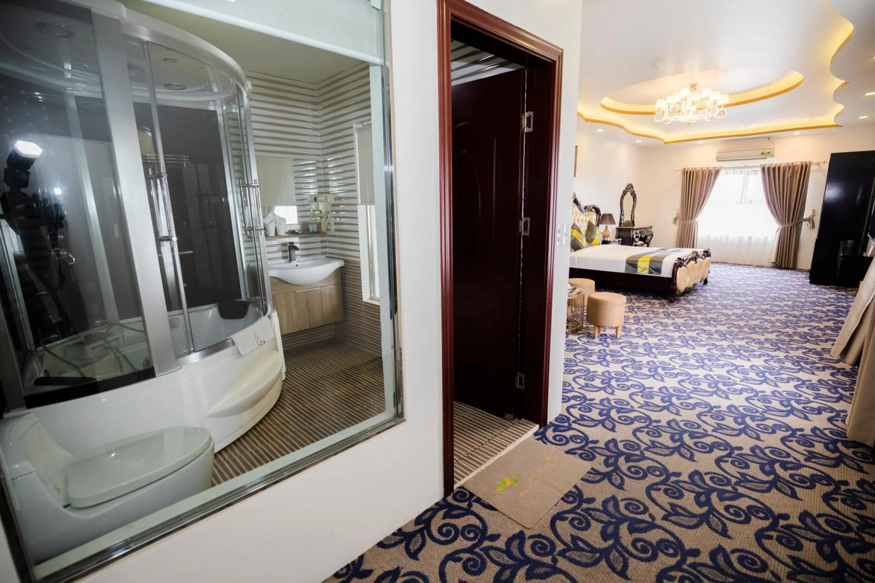 Bathroom in Gallant Hotel 154 - Near Cat Bi Airport