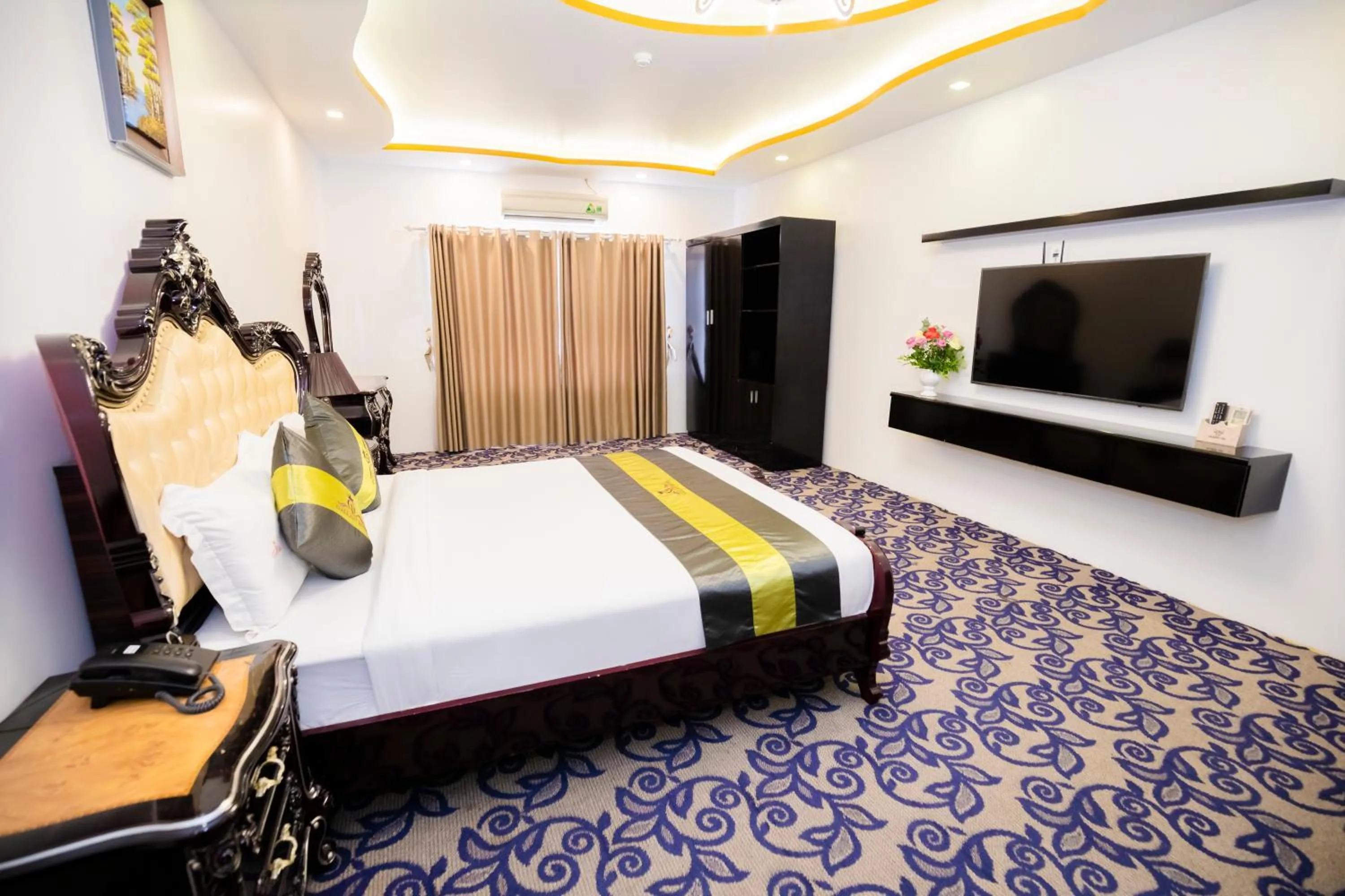 Photo of the whole room, Bed in Gallant Hotel 154 - Near Cat Bi Airport