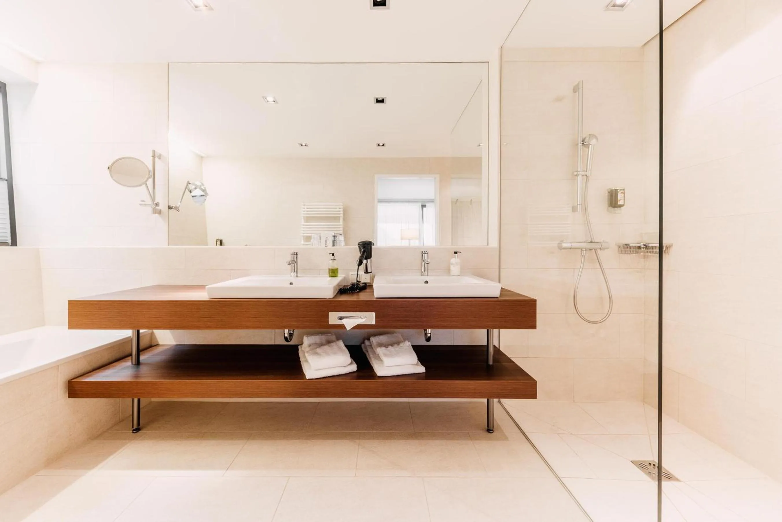 Shower in Thermenhotel Karawankenhof