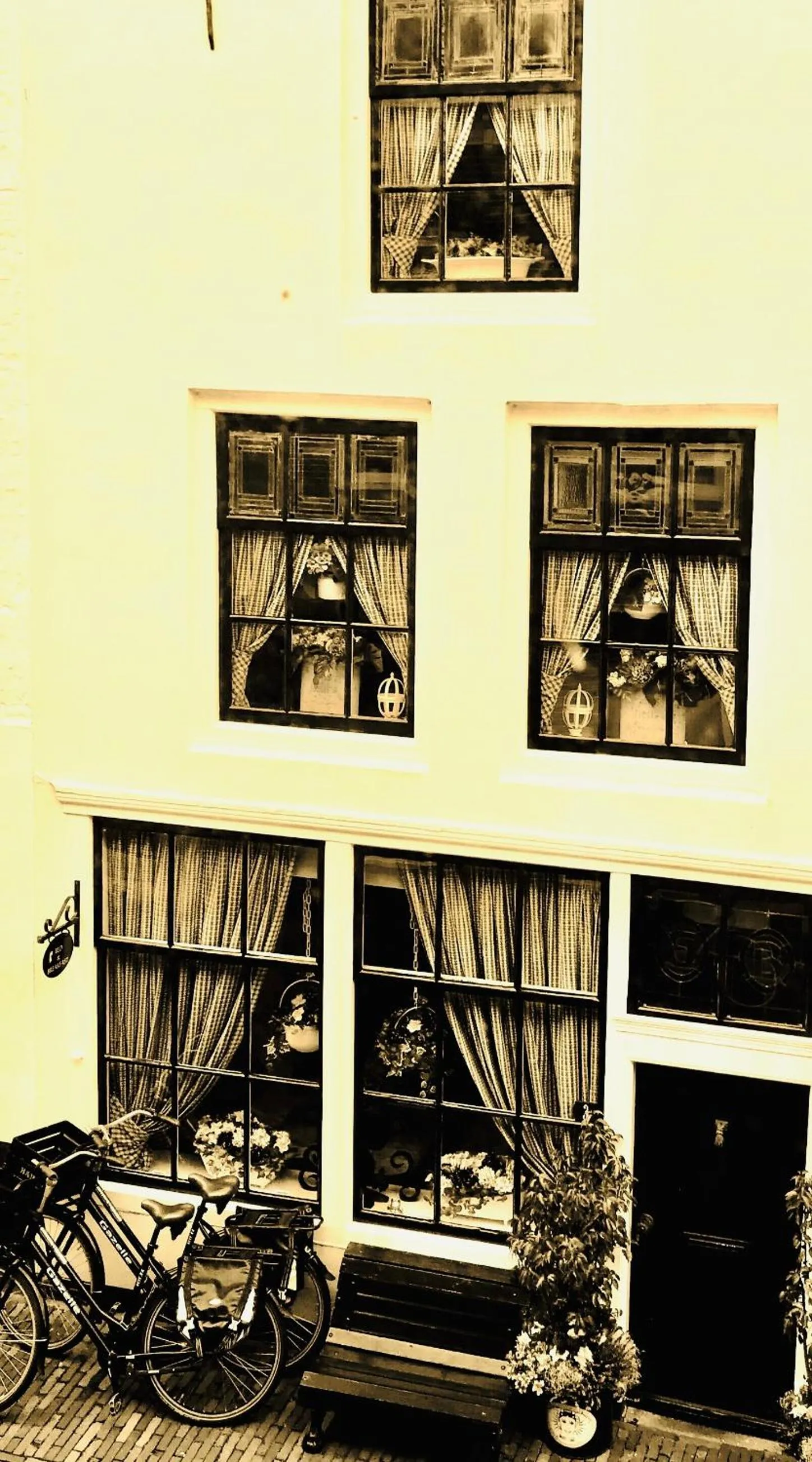 Facade/entrance in BIJZONDER OVERNACHTEN tZEEUWSE KLOPPERTJE