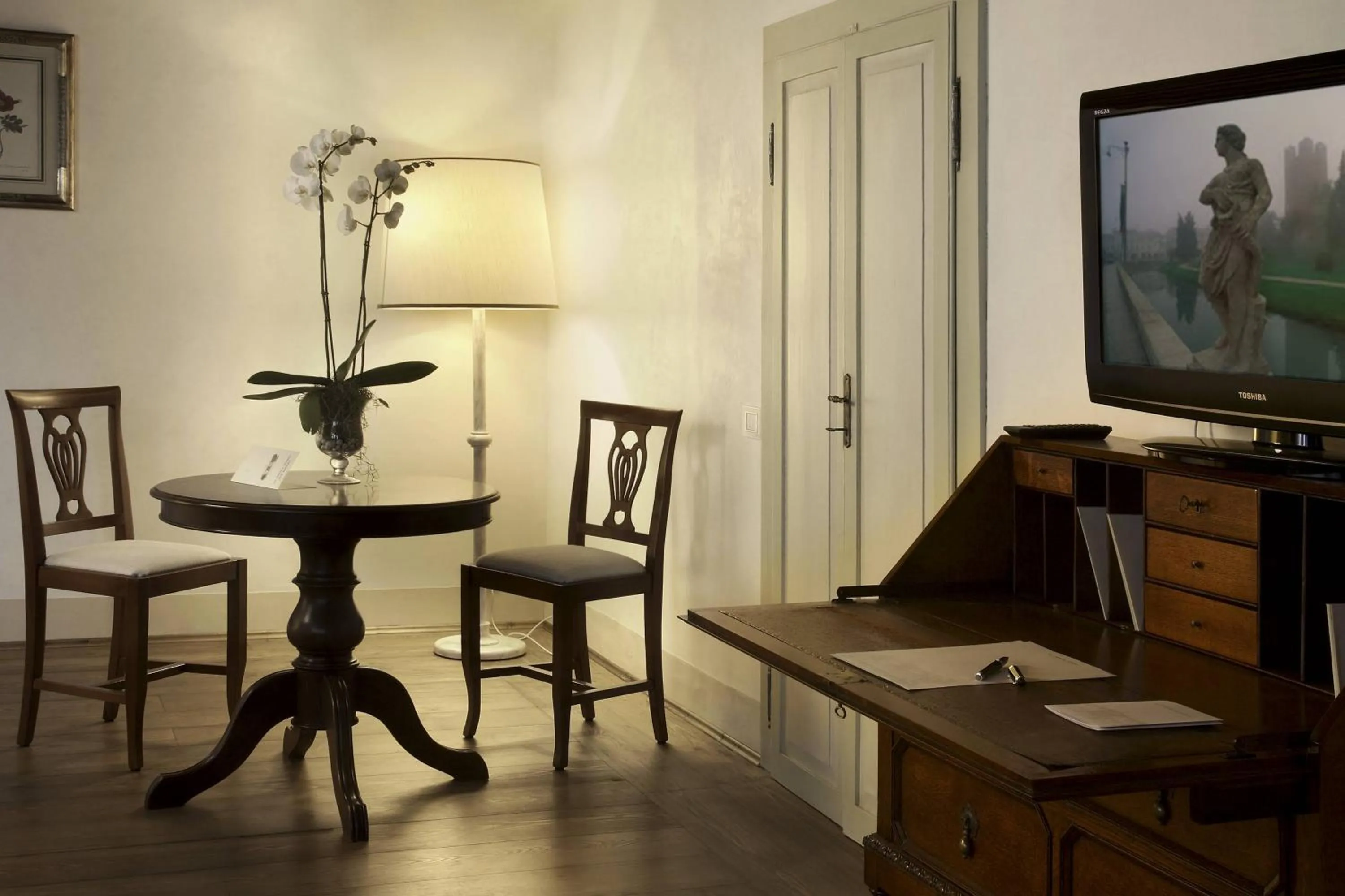 TV and multimedia in Hotel Villa Cornér Della Regina