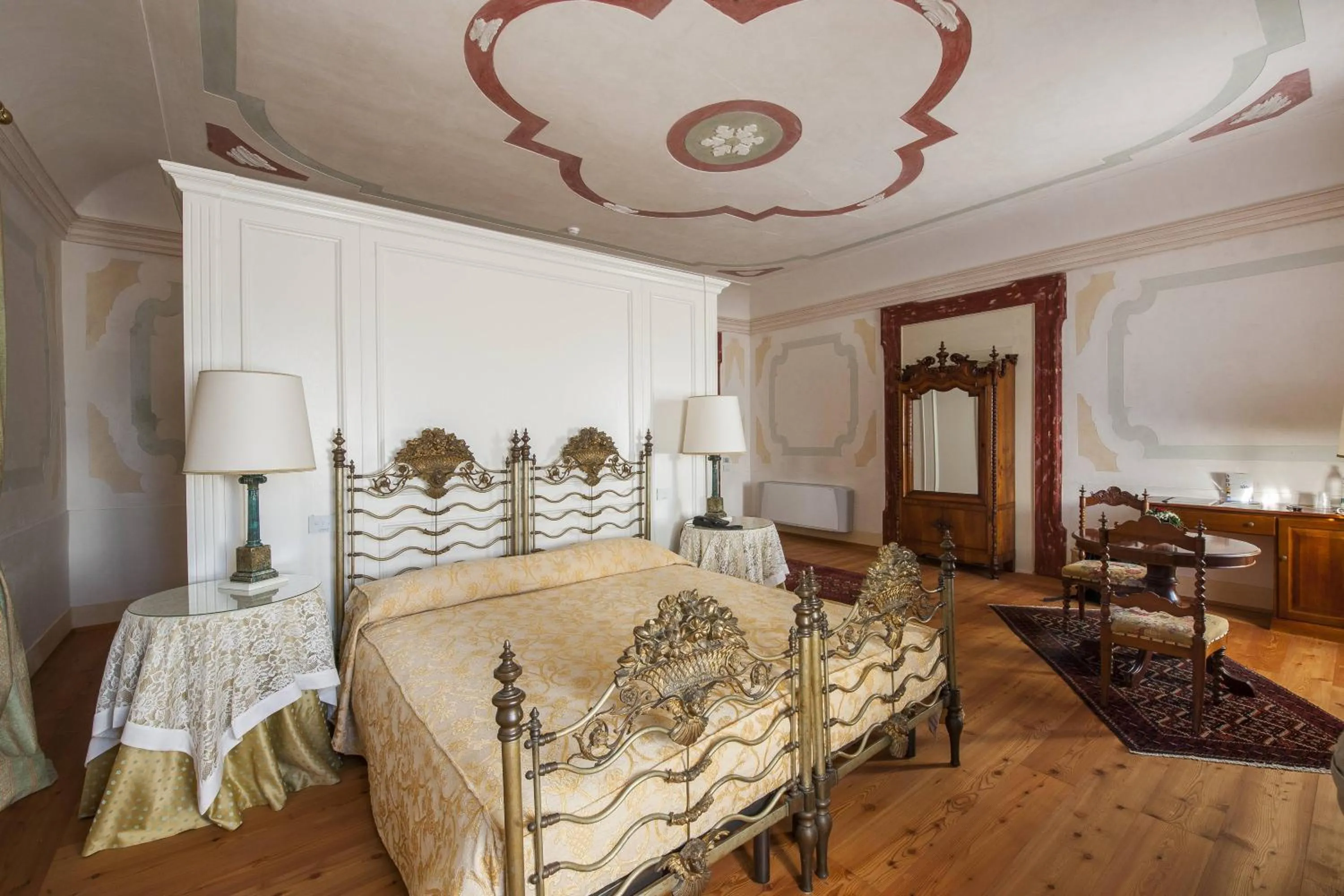 Bedroom, Bed in Hotel Villa Cornér Della Regina