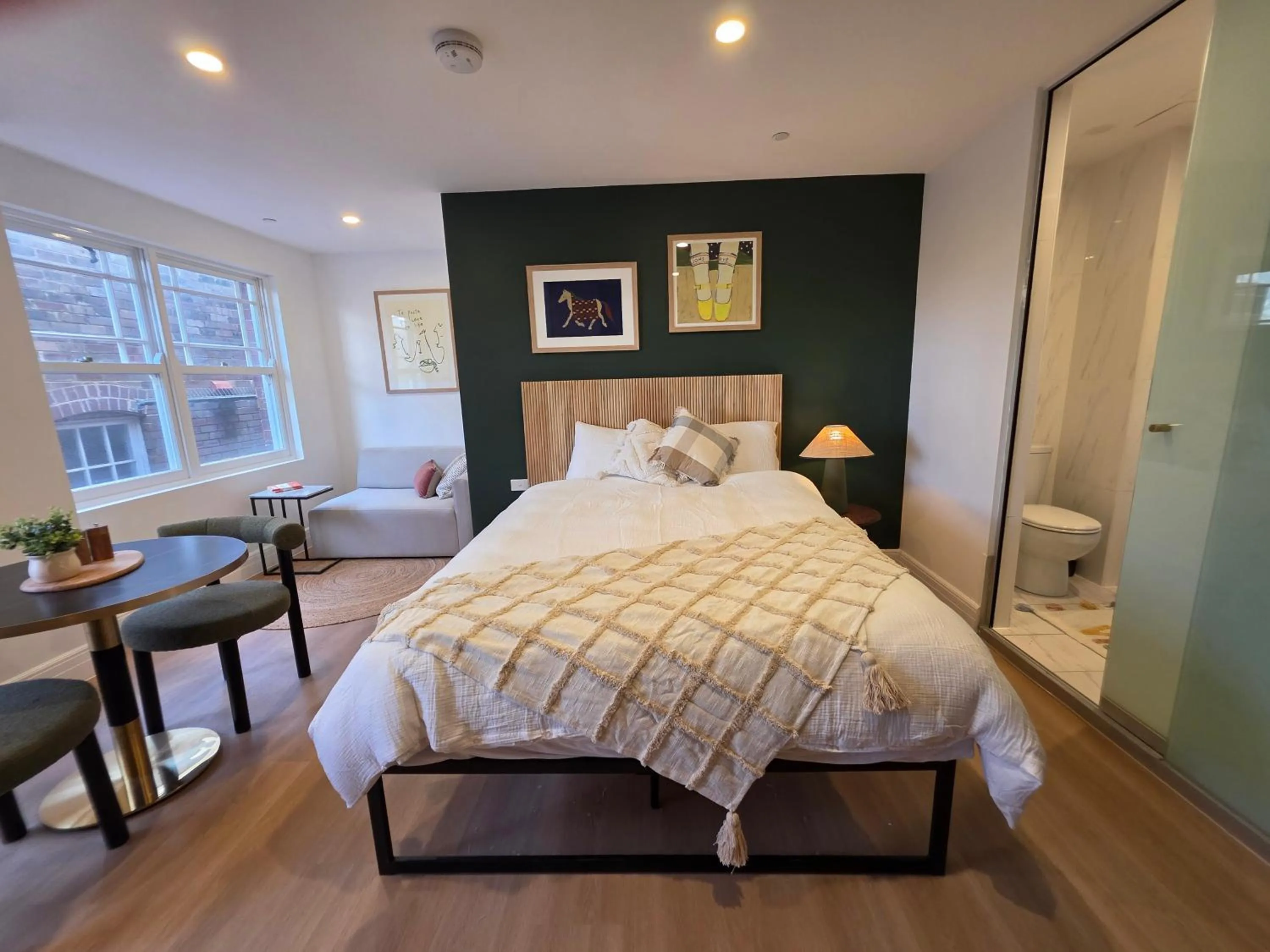 Bed in UKO Potts Points