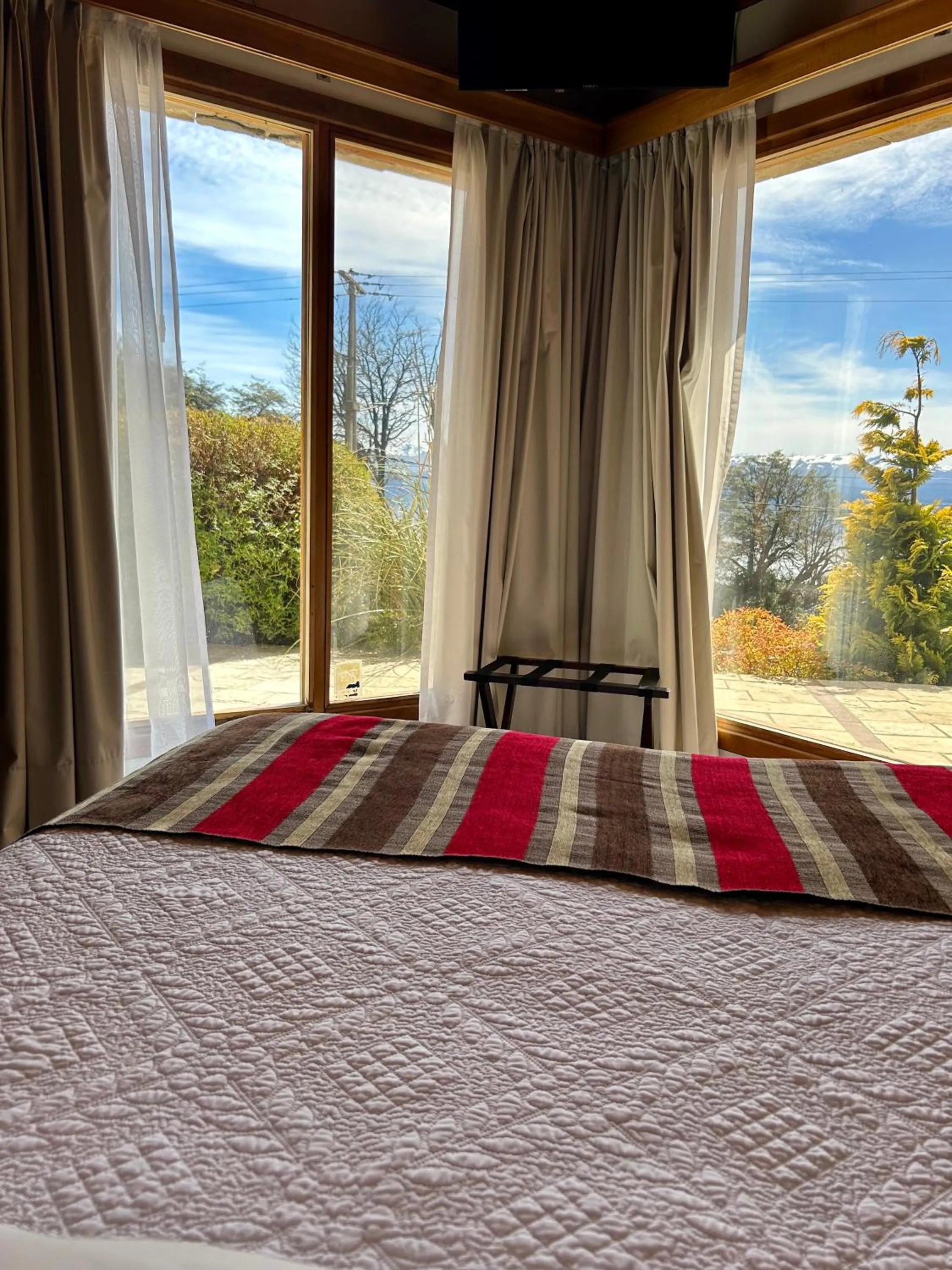 Photo of the whole room, Bed in Bahia Paraiso Apart & Suites