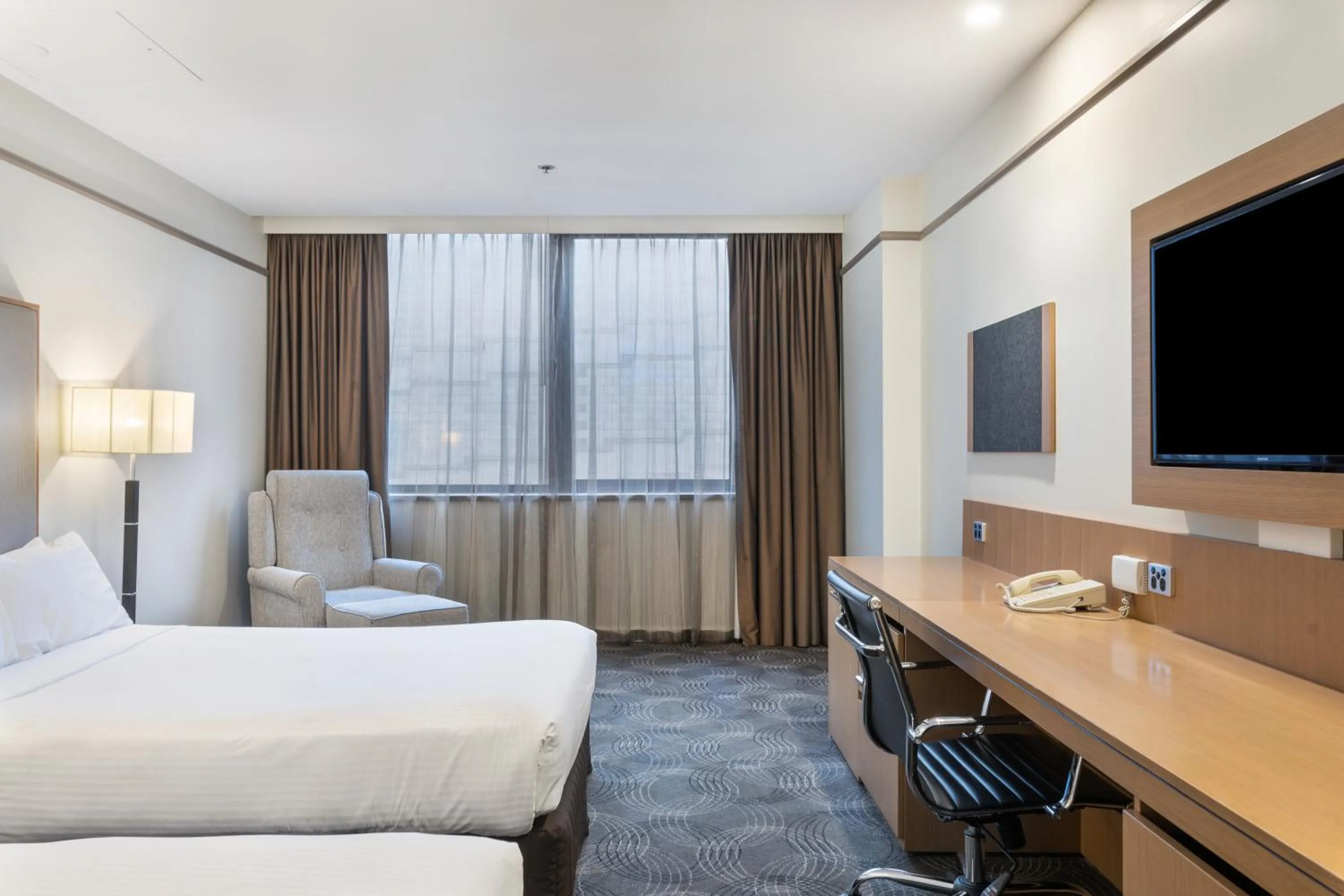 Bedroom, Bed in Stamford Plaza Adelaide