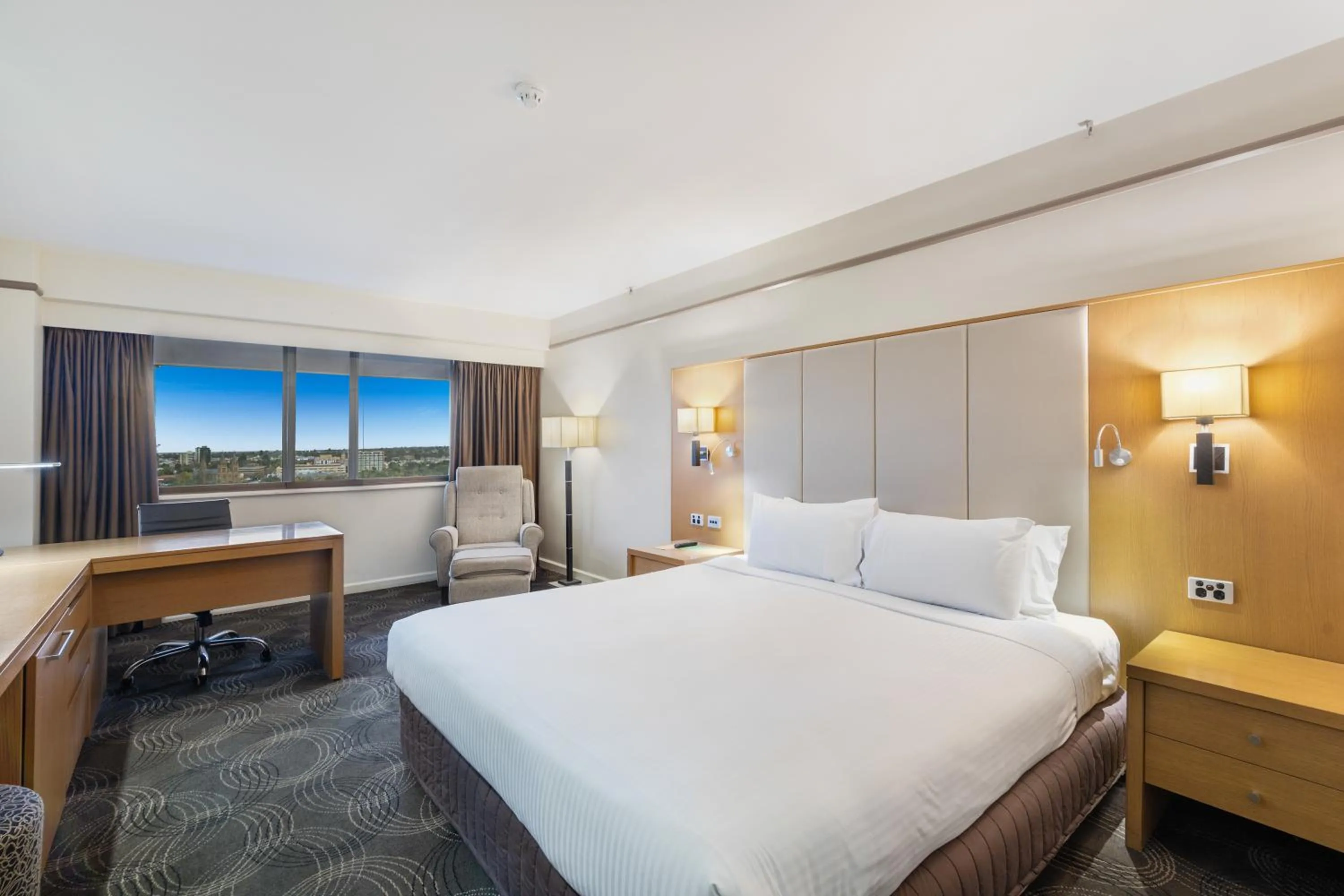 View (from property/room), Bed in Stamford Plaza Adelaide