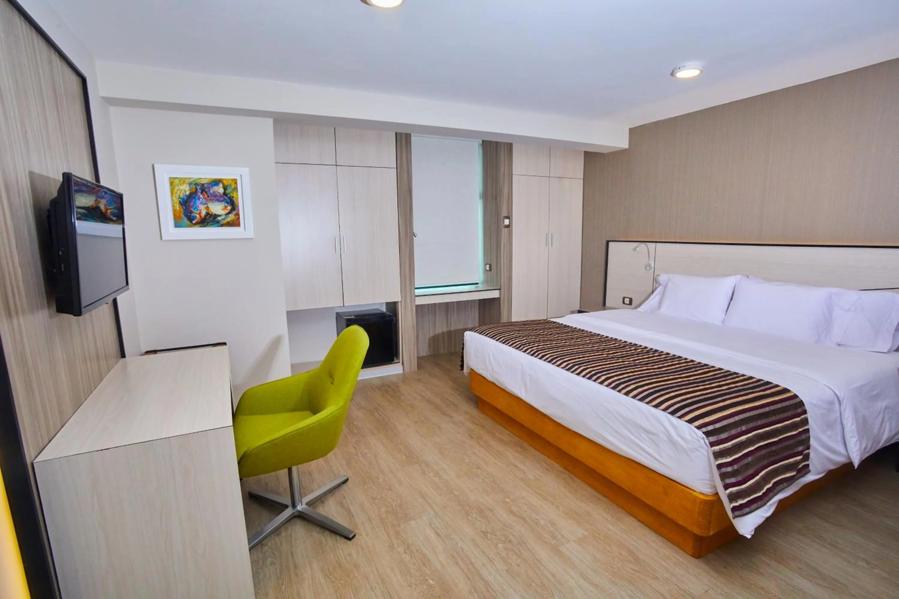 Photo of the whole room, Bed in Victoria Regia Hotel