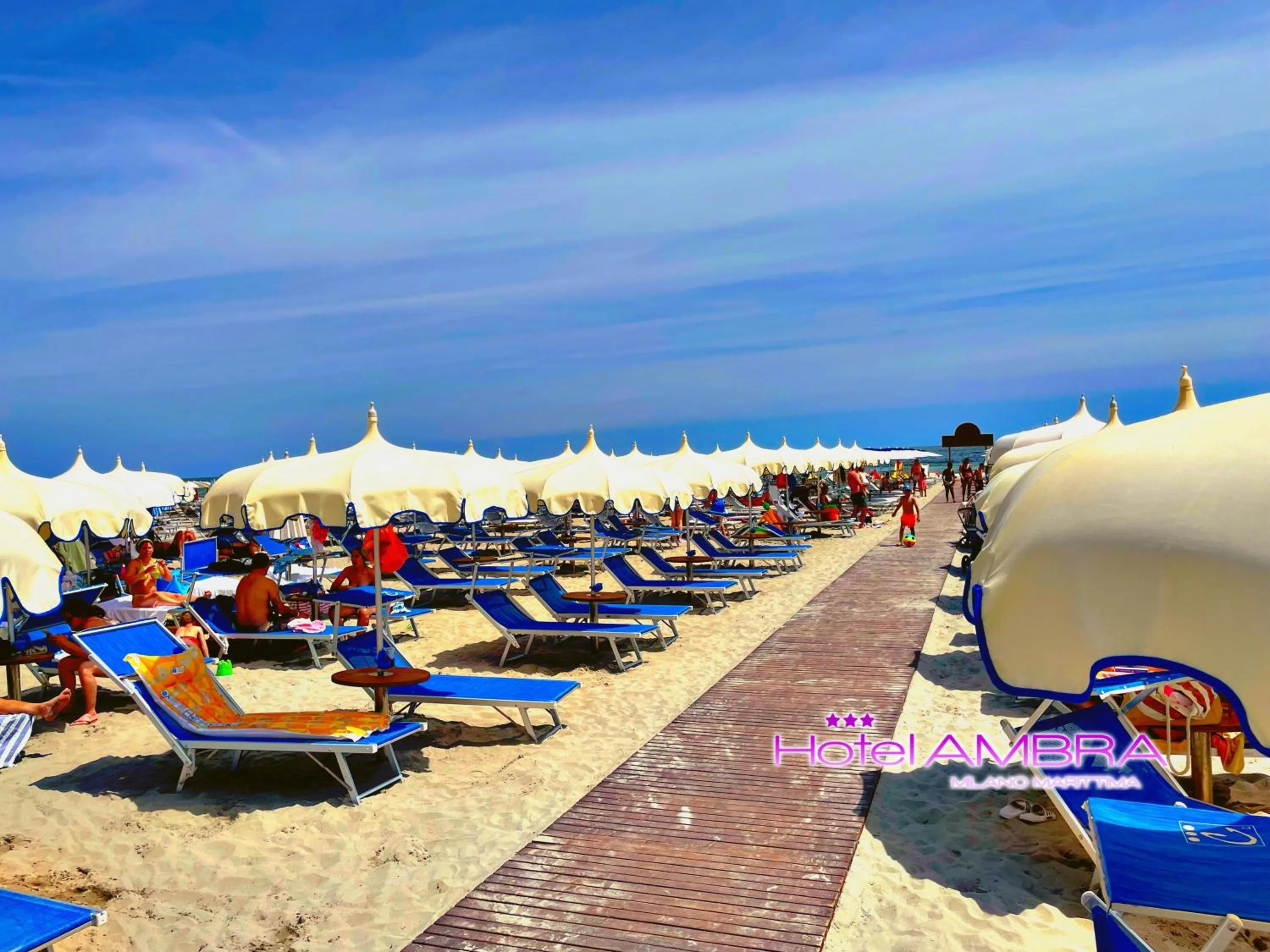 Beach in HOTEL AMBRA - Fronte Mare - Vicinissimi al Centro