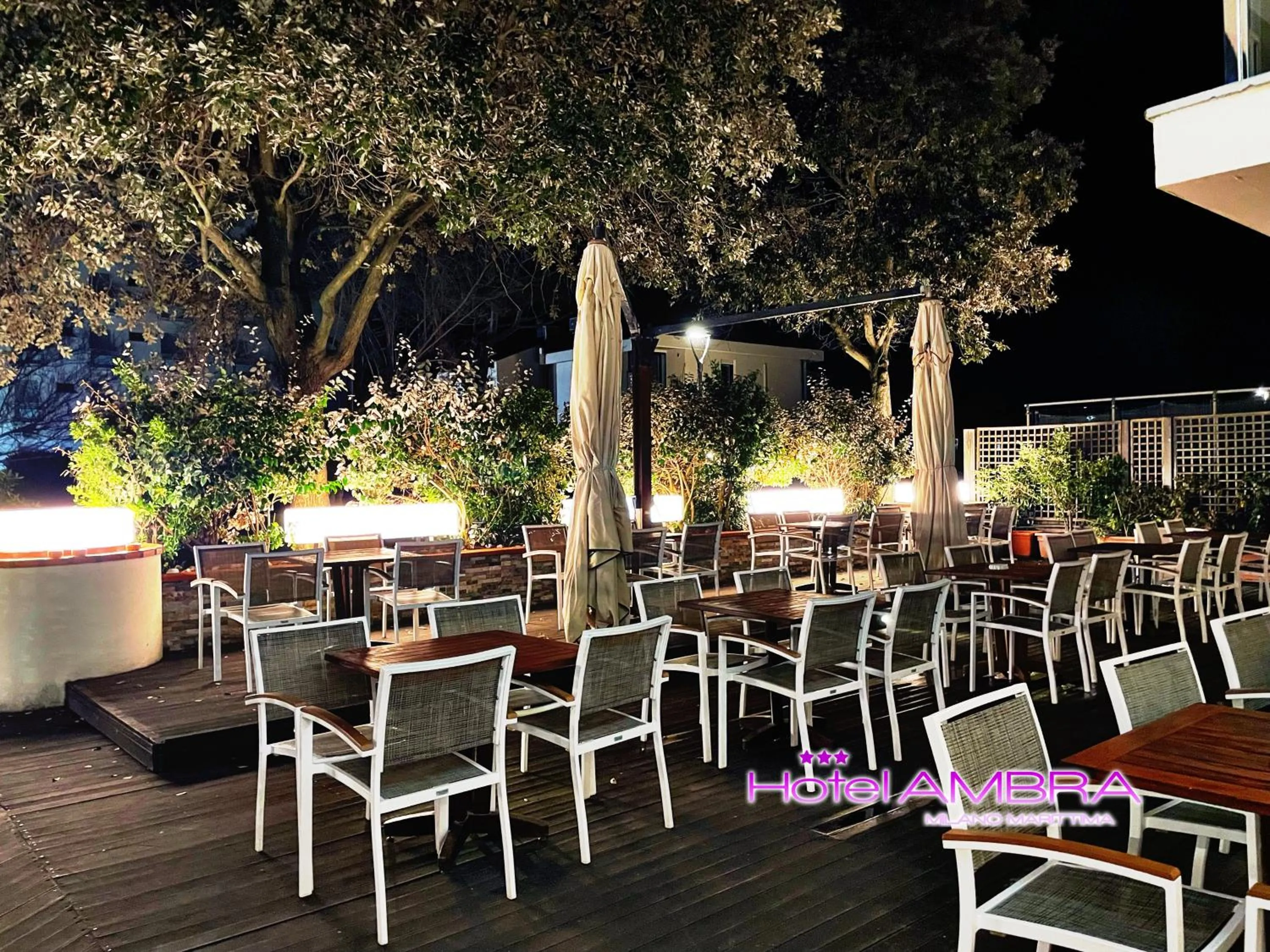 Night in HOTEL AMBRA - Fronte Mare - Vicinissimi al Centro