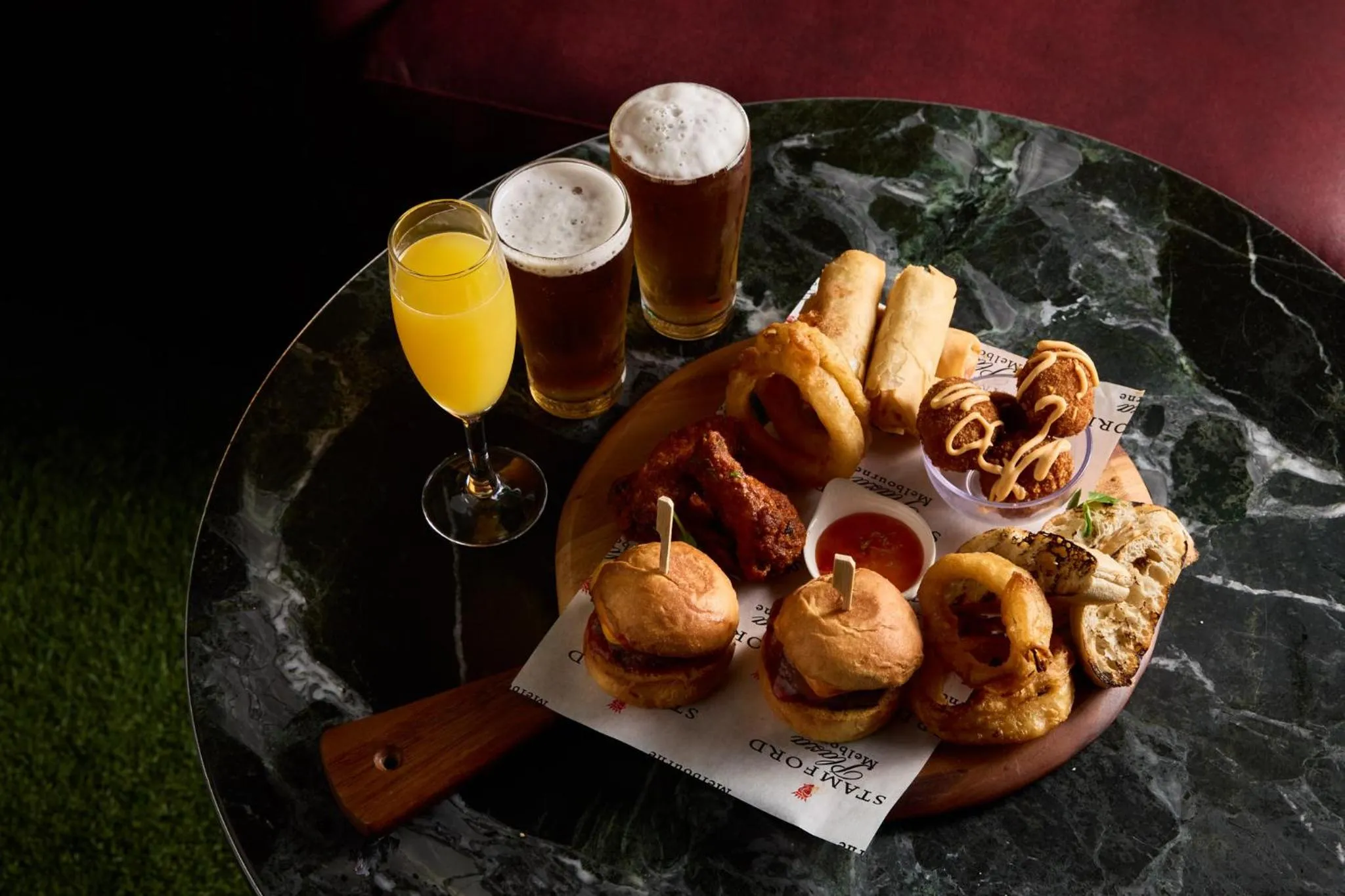 Lounge or bar in Stamford Plaza Melbourne