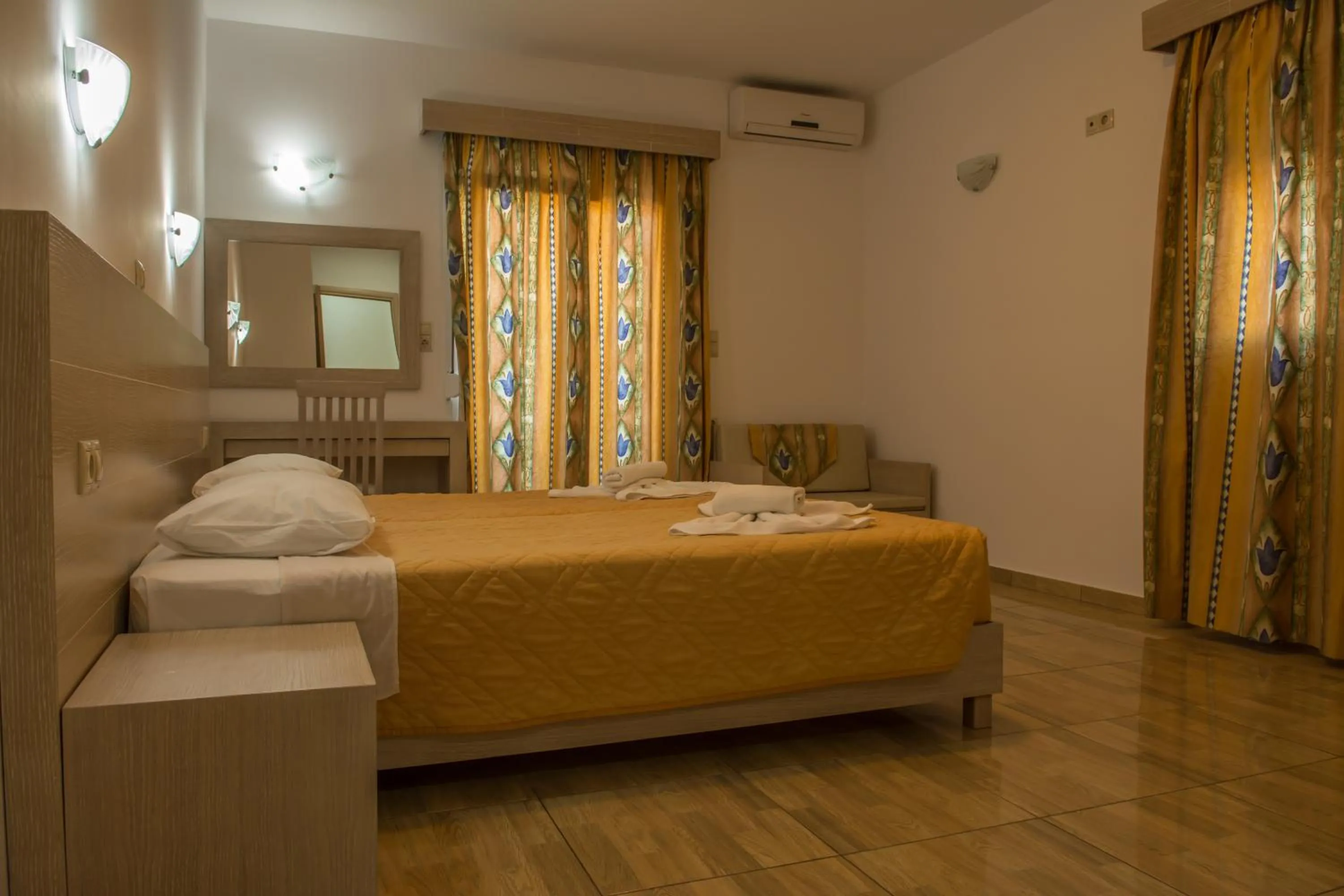 Photo of the whole room in Zeus Hotel