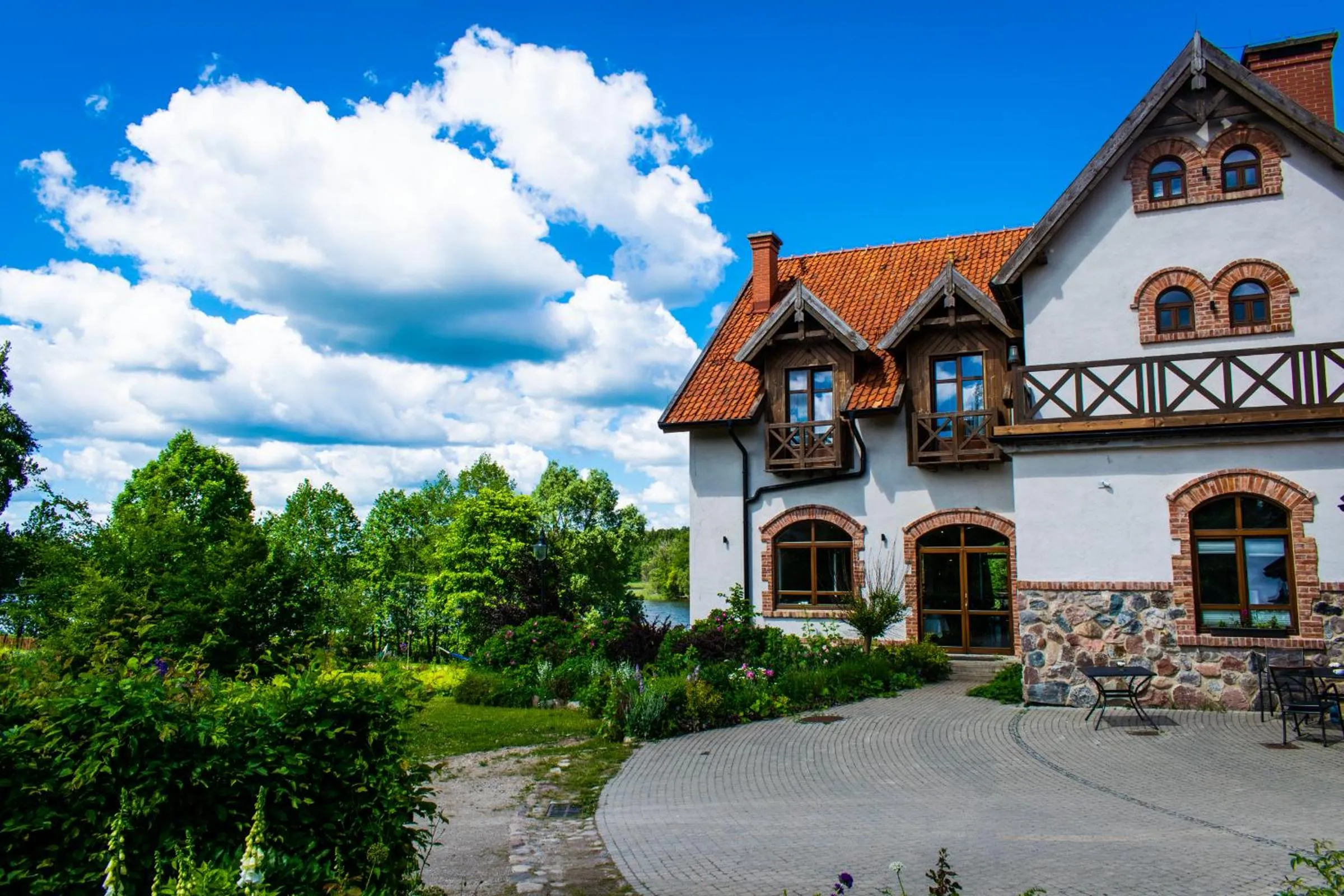 Property building in Folwark Łękuk