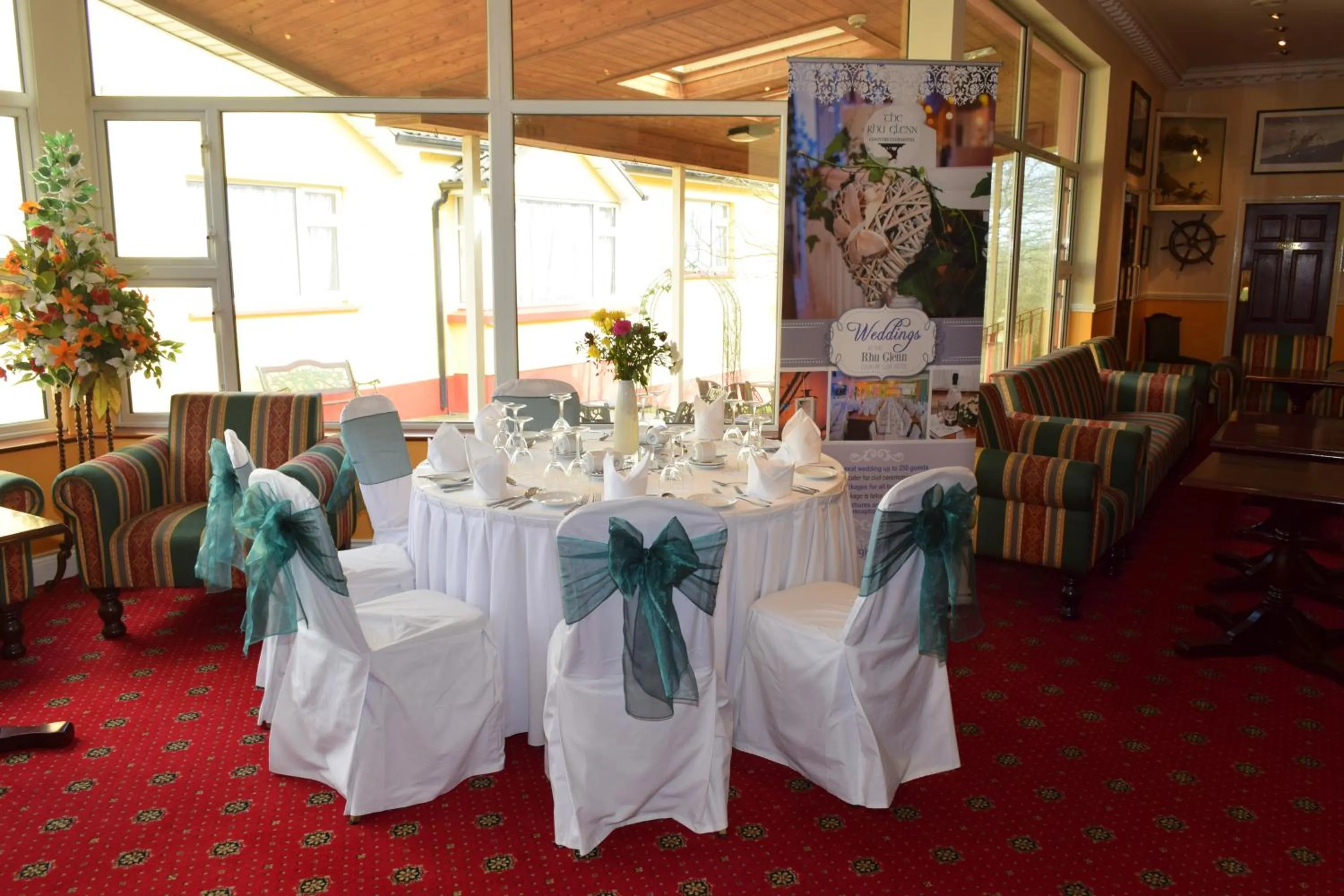 Lobby or reception in Rhu Glenn Hotel