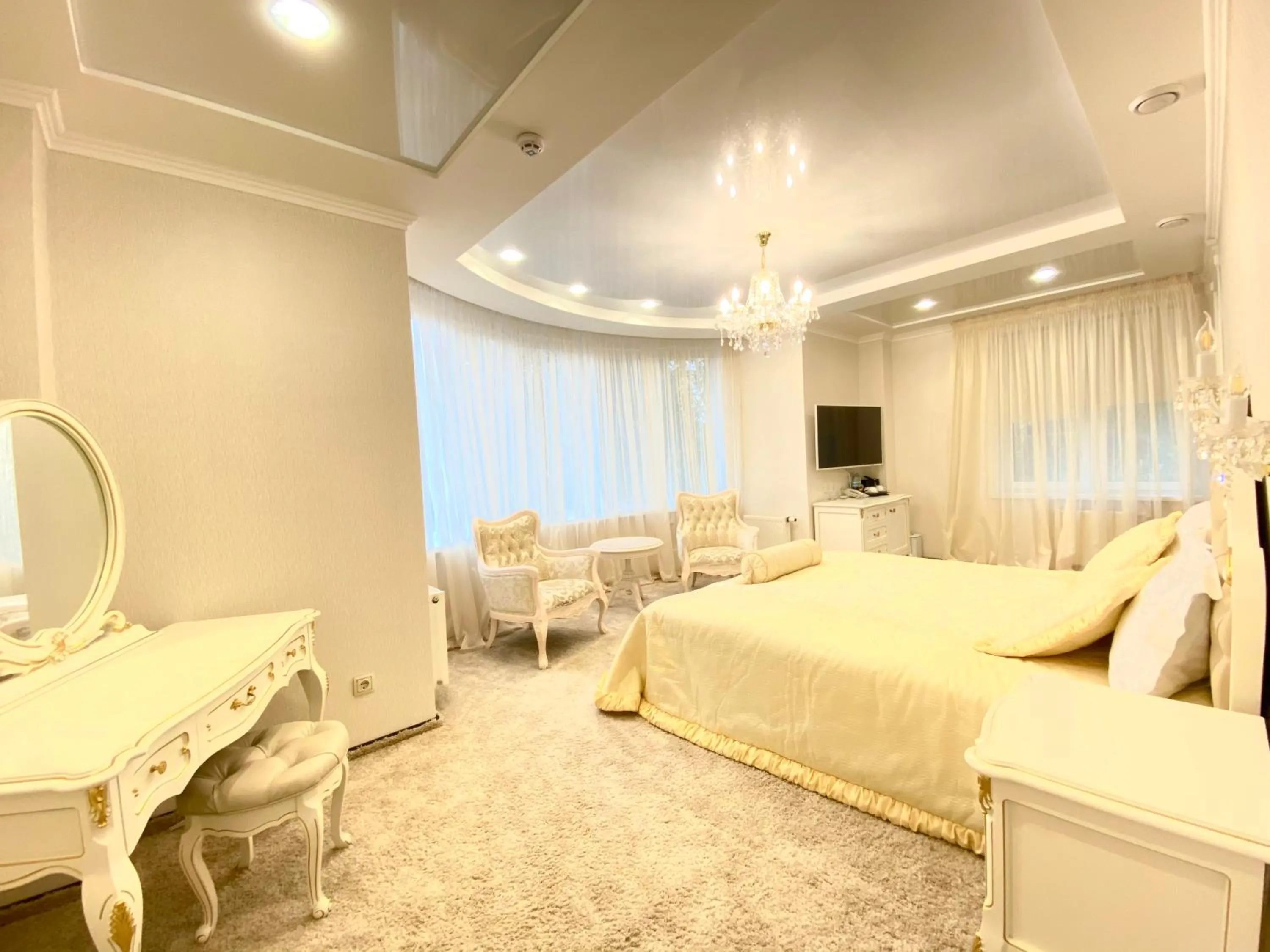 Photo of the whole room, Bed in Sofievsky Posad Hotel