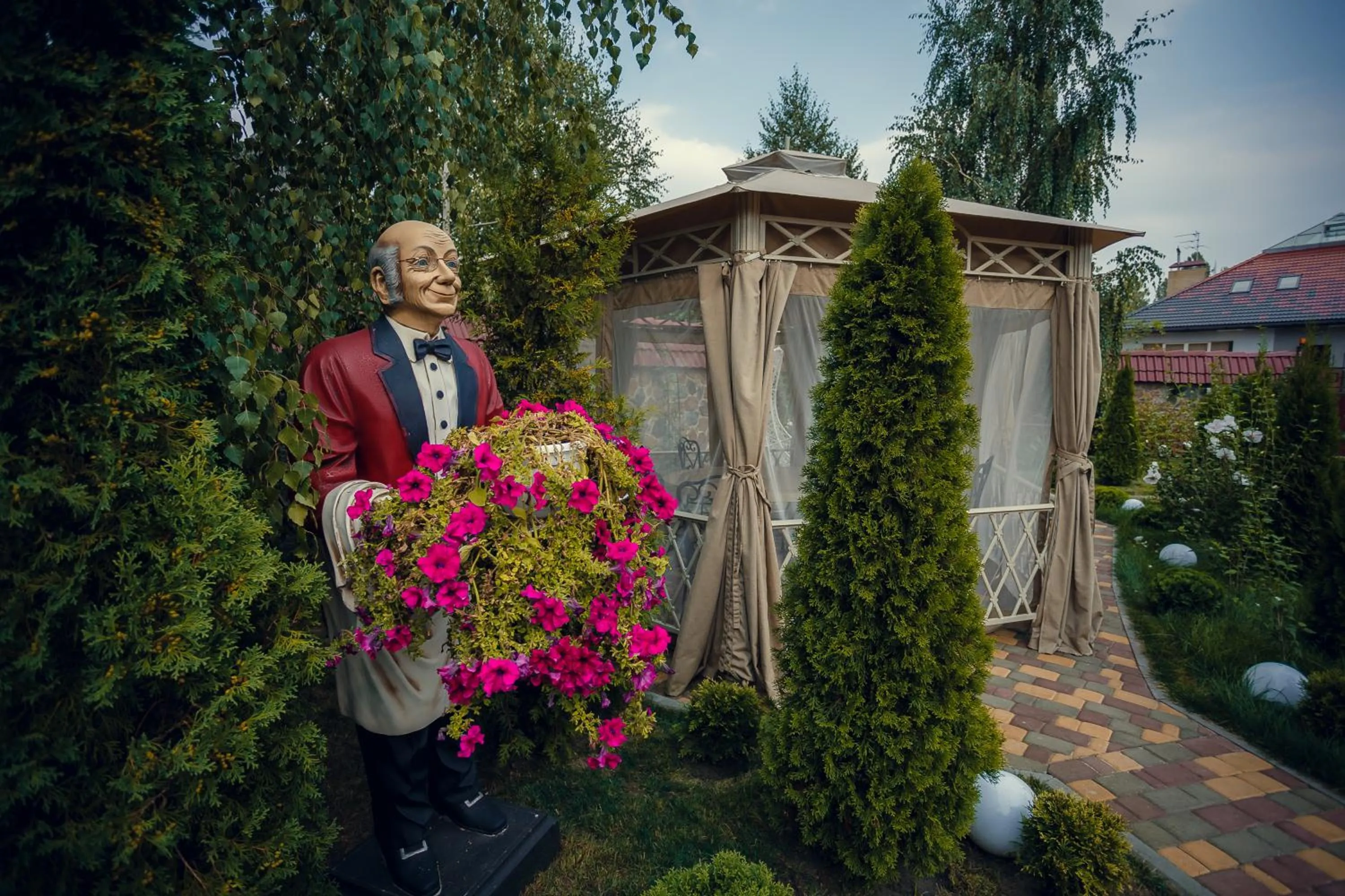 Spring in Sofievsky Posad Hotel