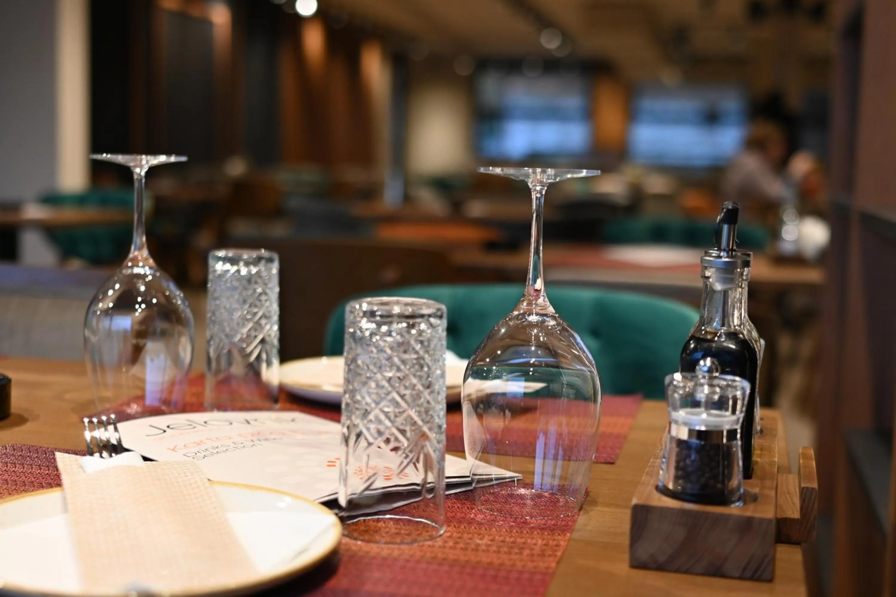 Restaurant/places to eat in Hotel Kristal