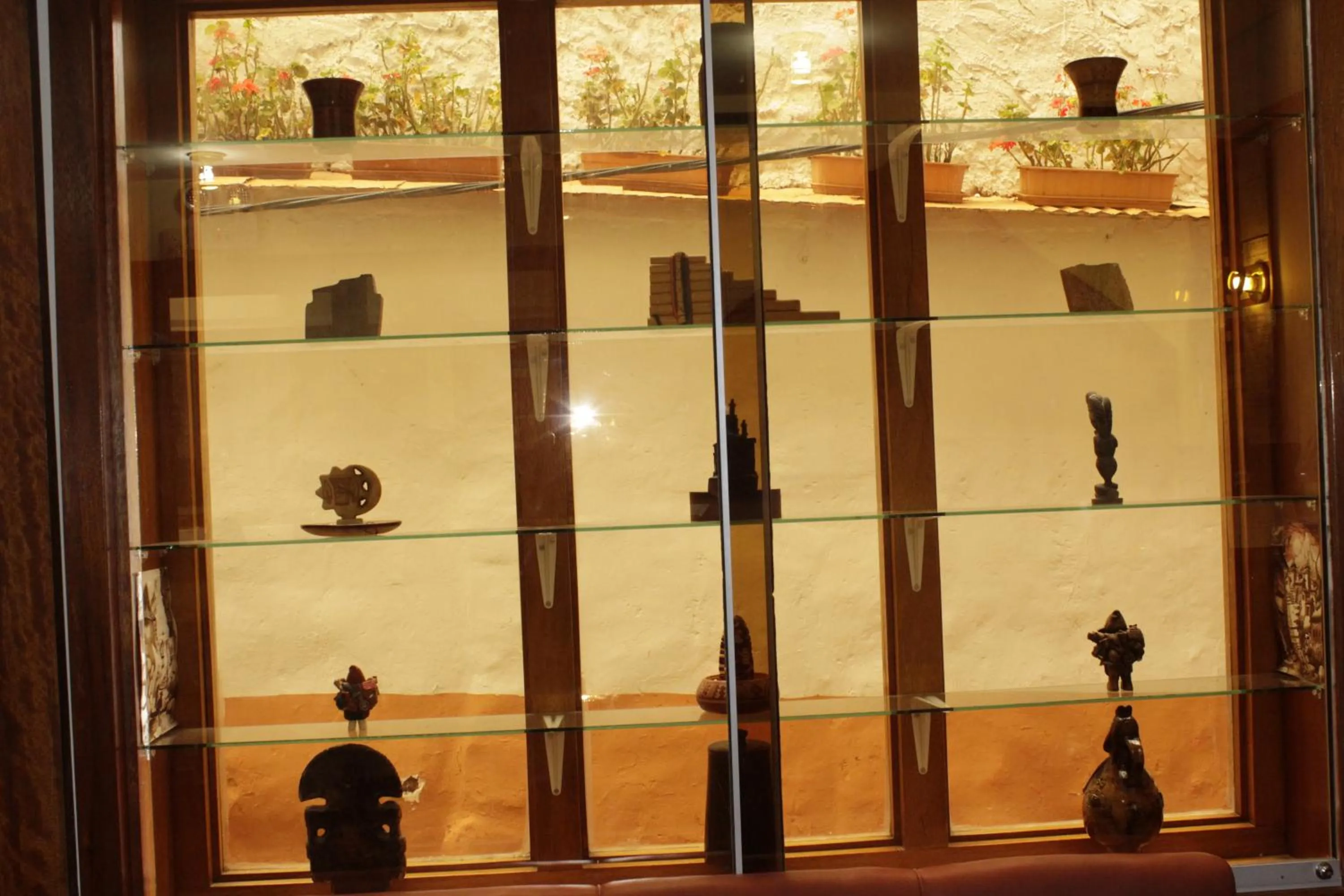 Communal lounge/ TV room in Picol Hostal