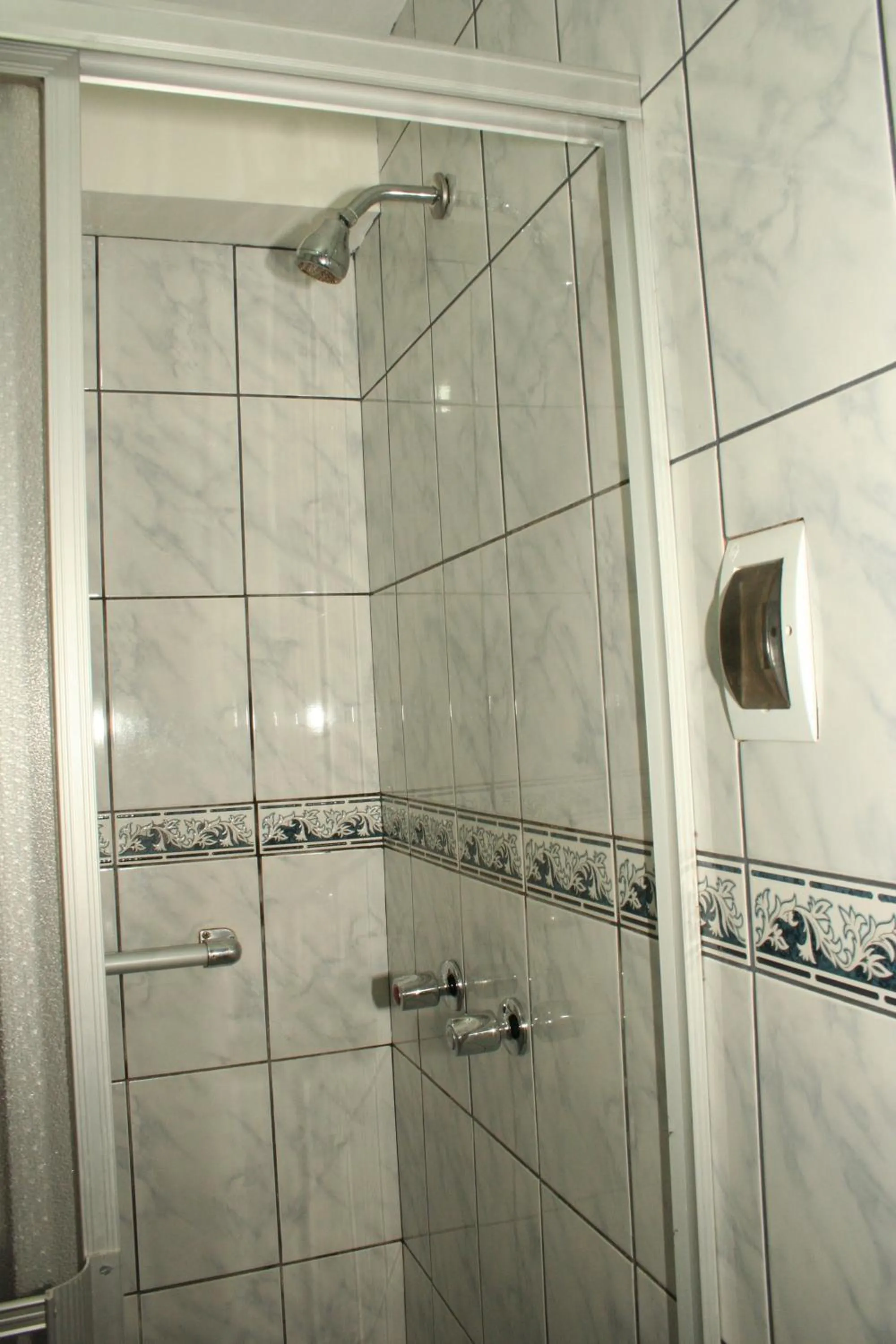 Shower in Picol Hostal