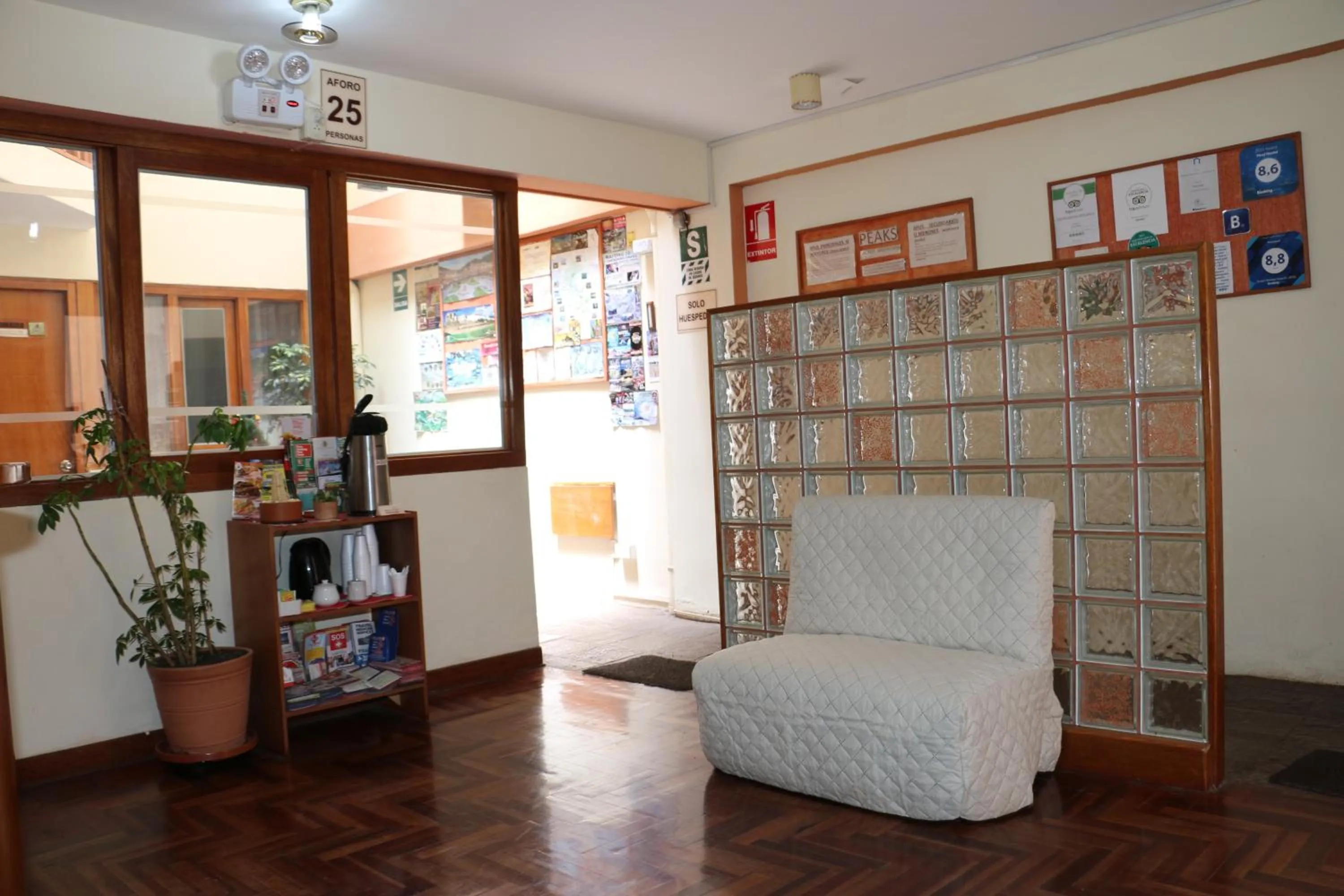 Lobby or reception in Picol Hostal