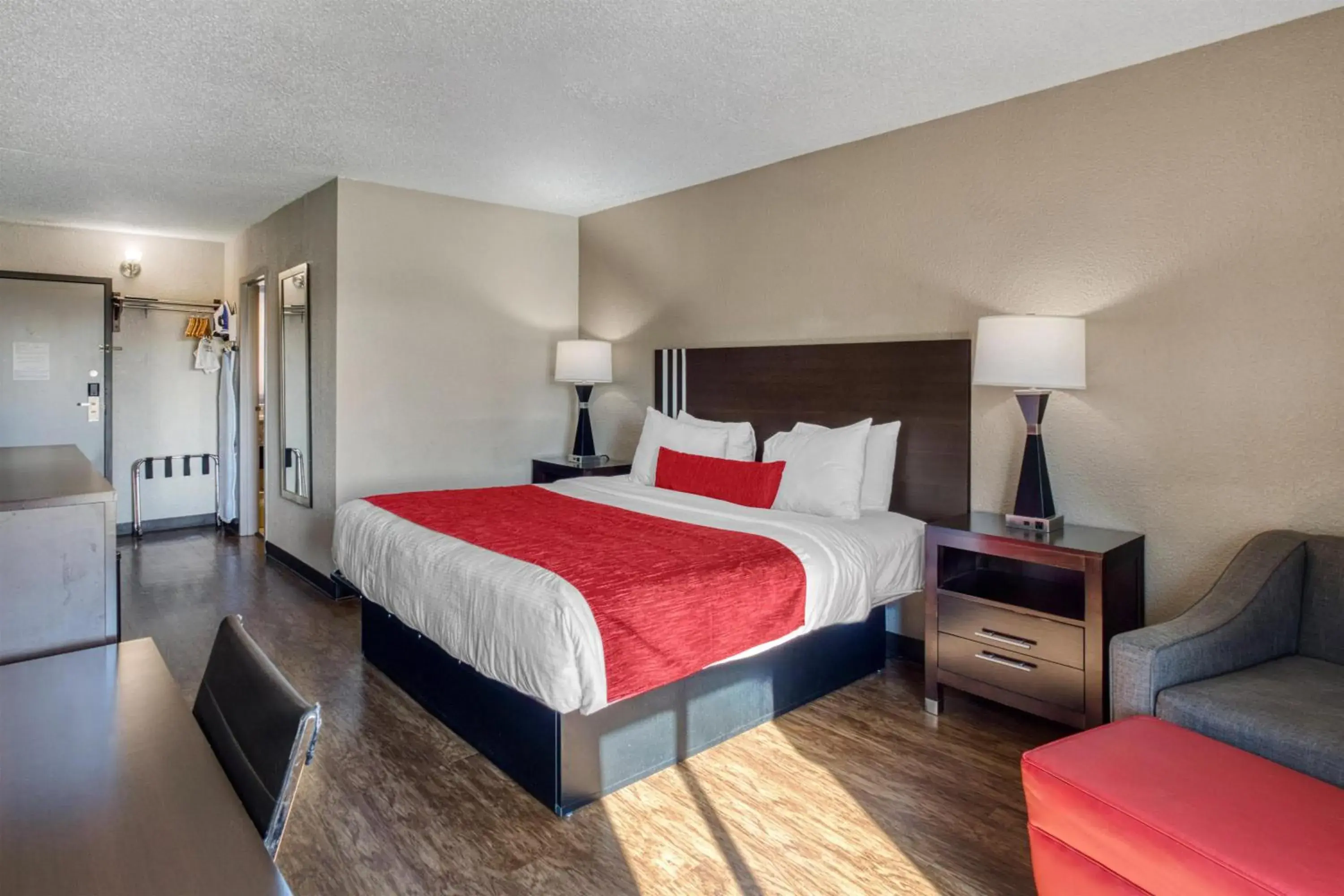 King Suite with Spa Bath and Sitting Area - Non-Smoking in SureStay by Best Western Greenville King Suite with Spa Bath and Sitting Area - Non-Smoking in SureStay by Best Western Greenville